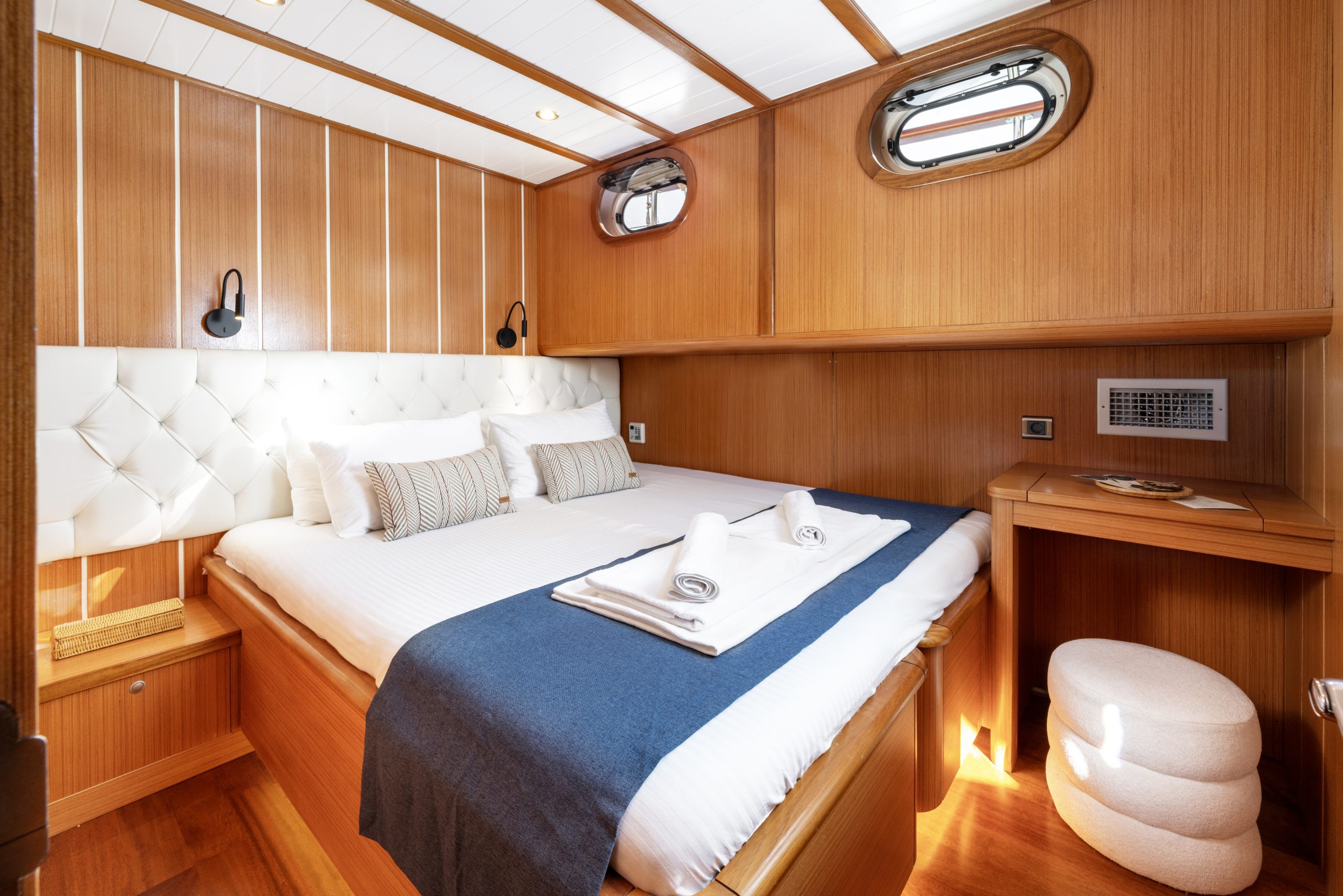 Yacht interior image