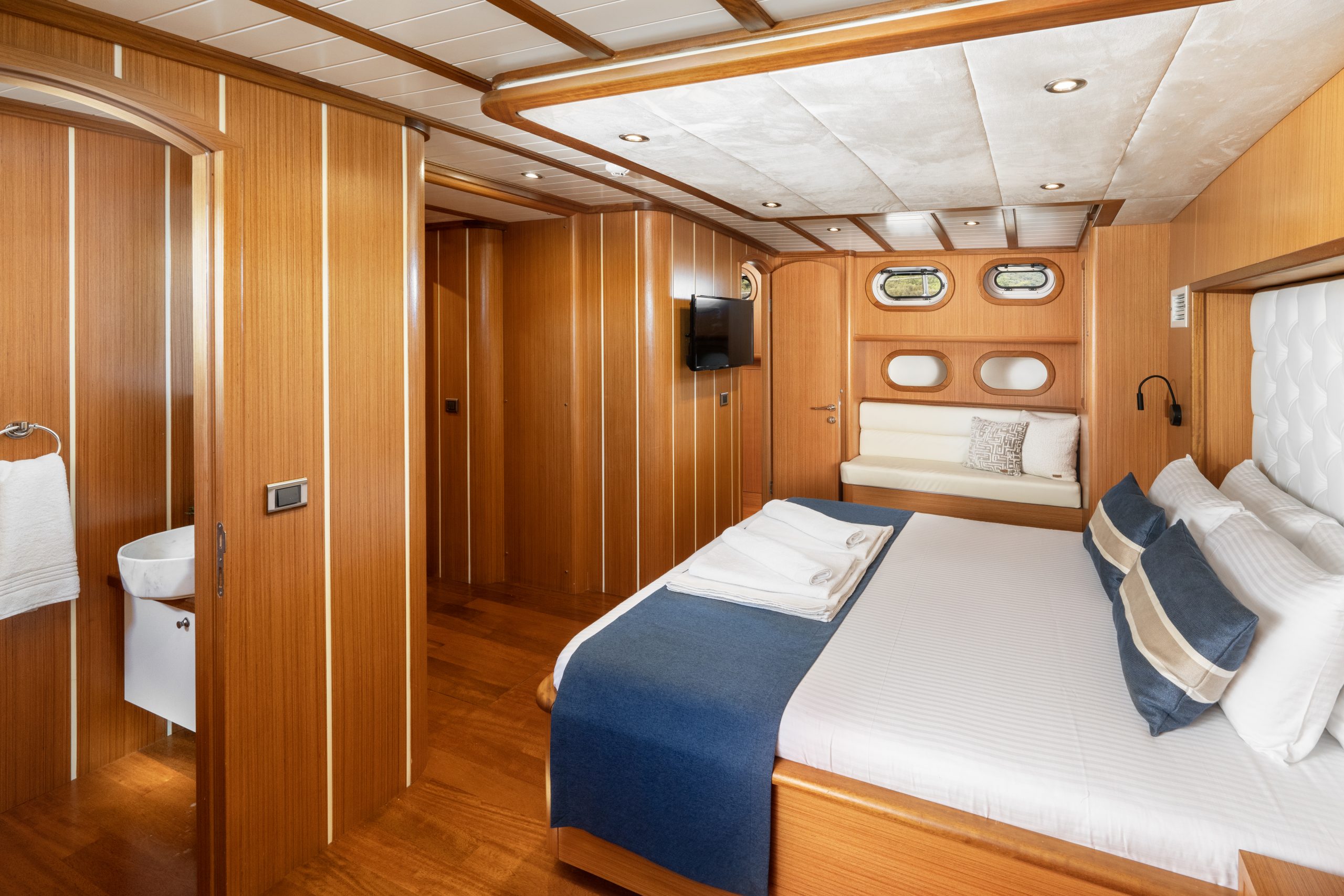 Yacht interior image