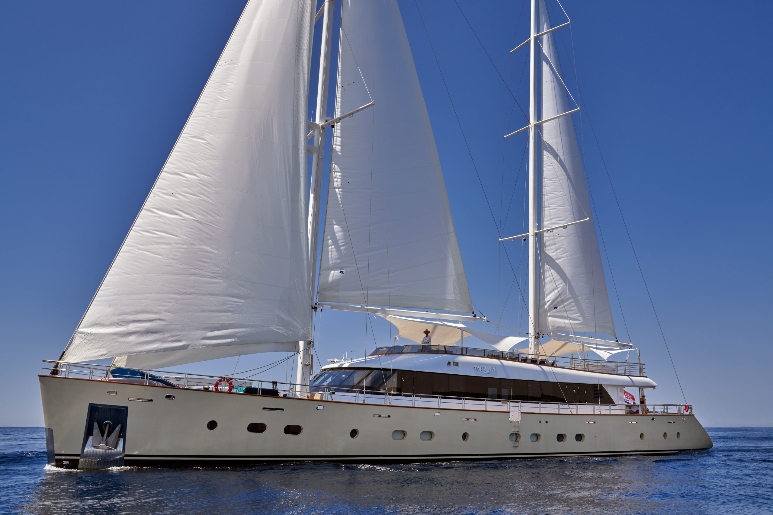 Yacht exterior image