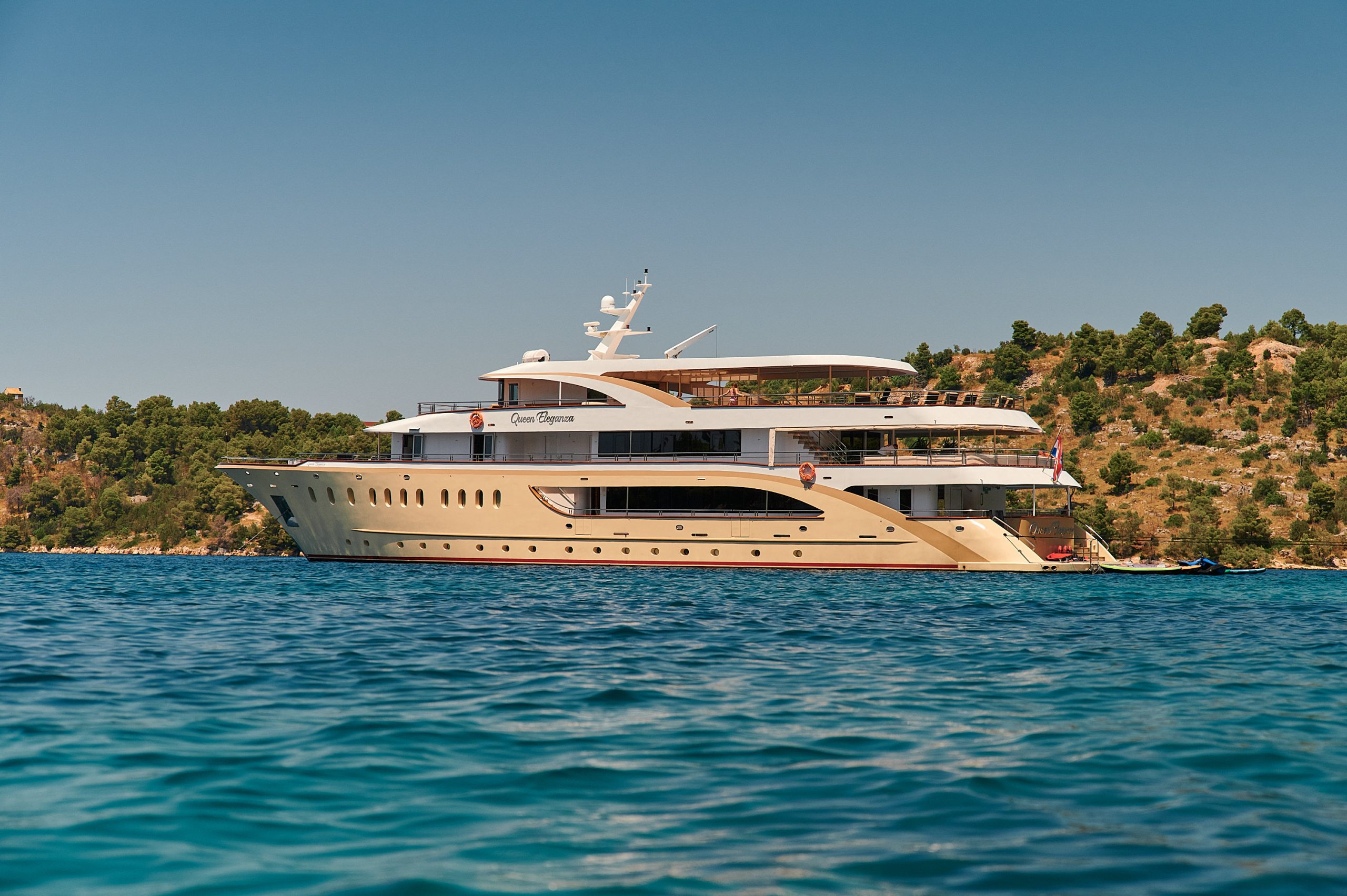 Yacht exterior image