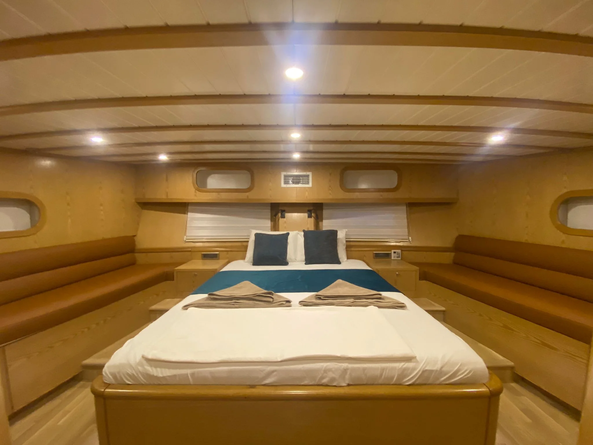 Yacht interior image
