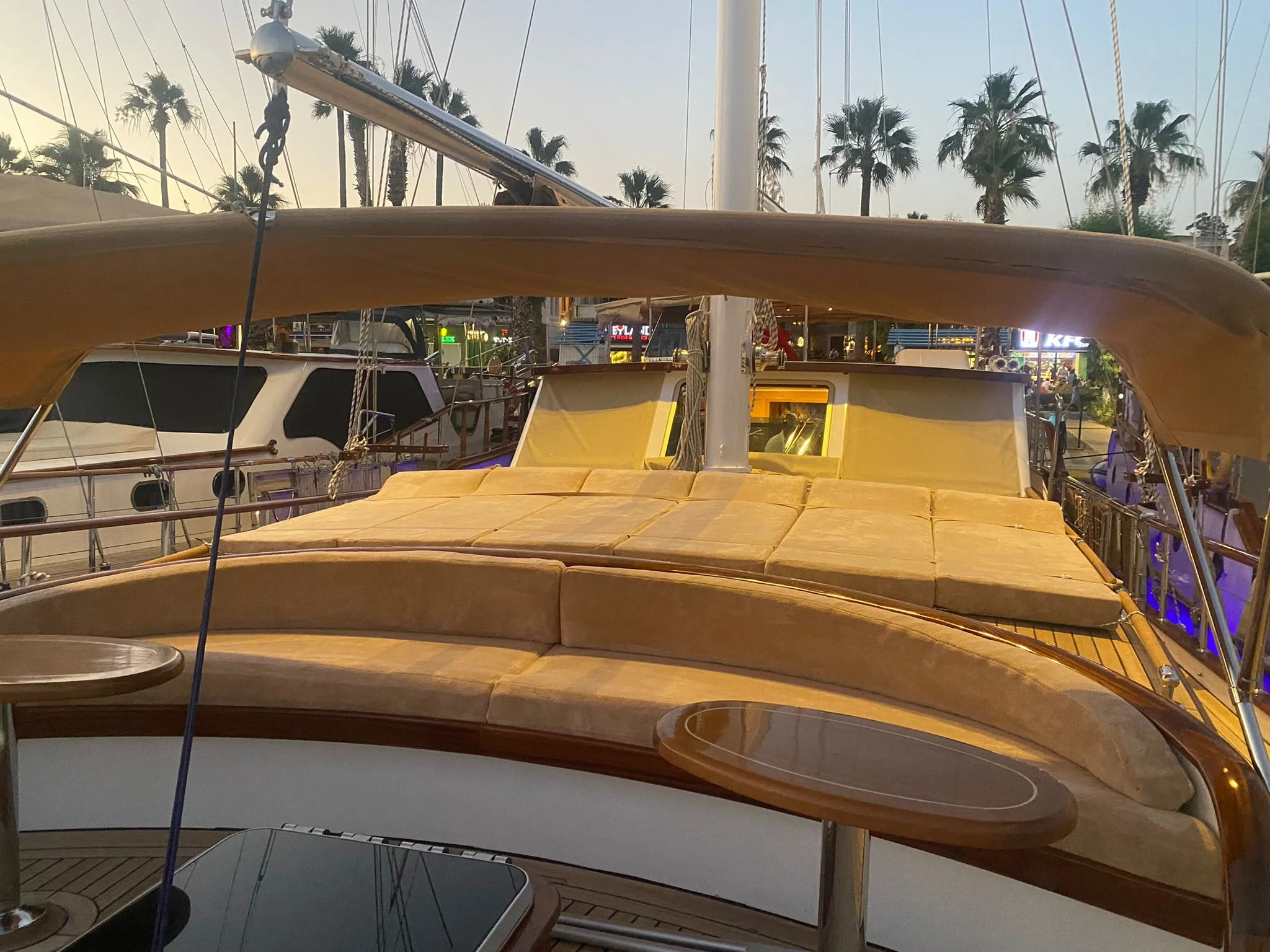 Yacht exterior image