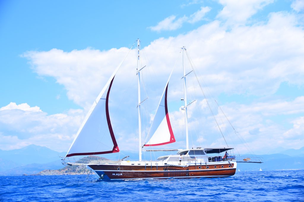 Yacht exterior image