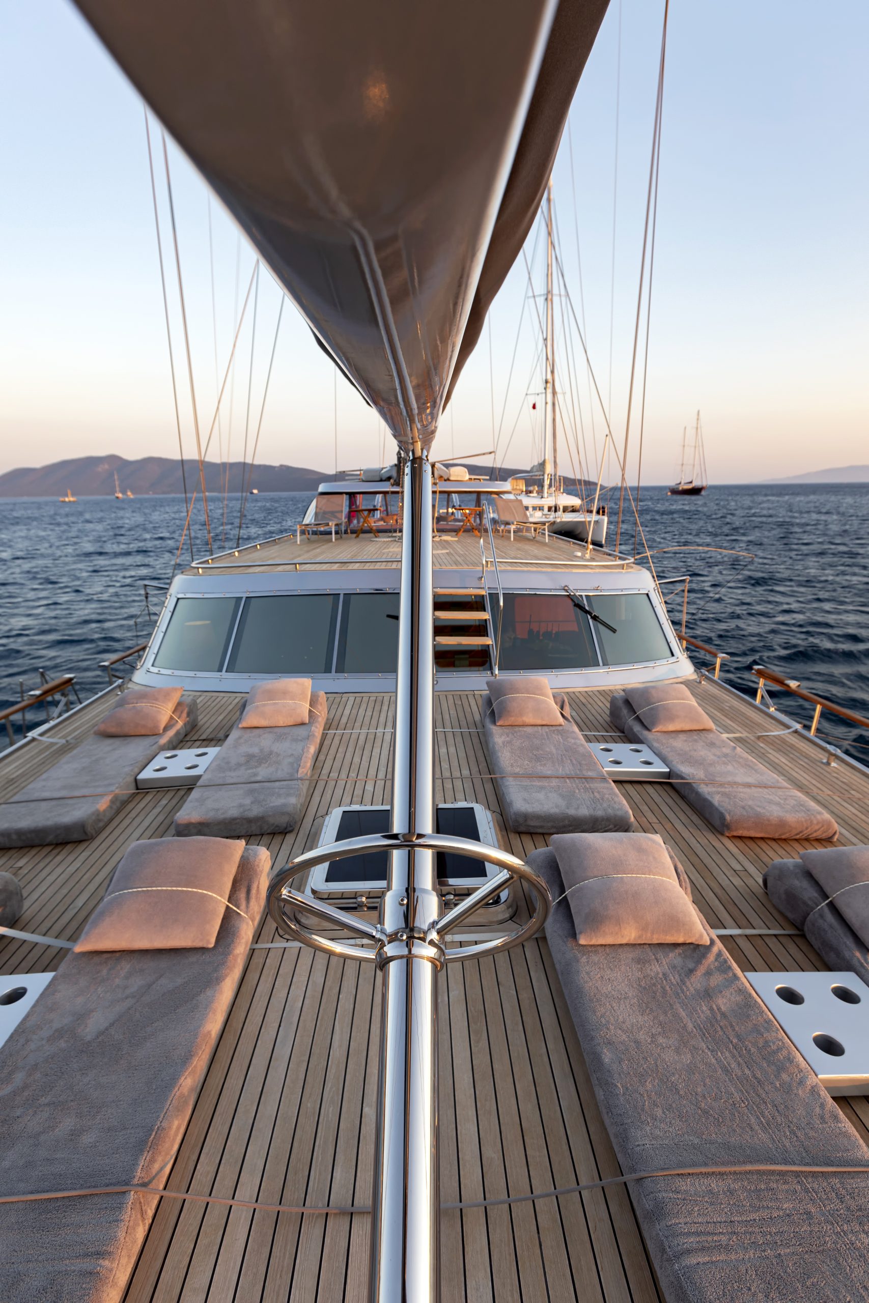 Yacht exterior image
