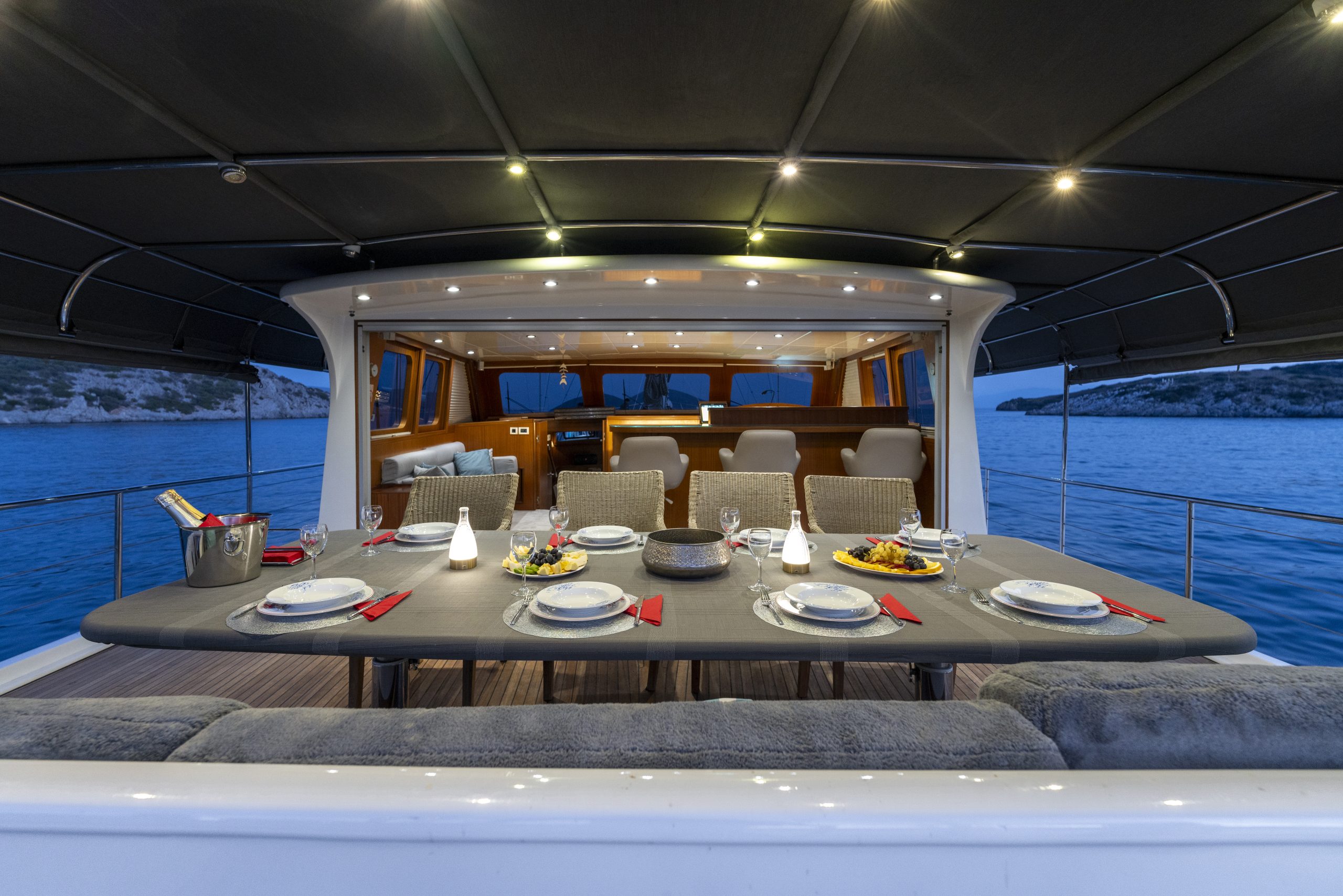 Yacht exterior image