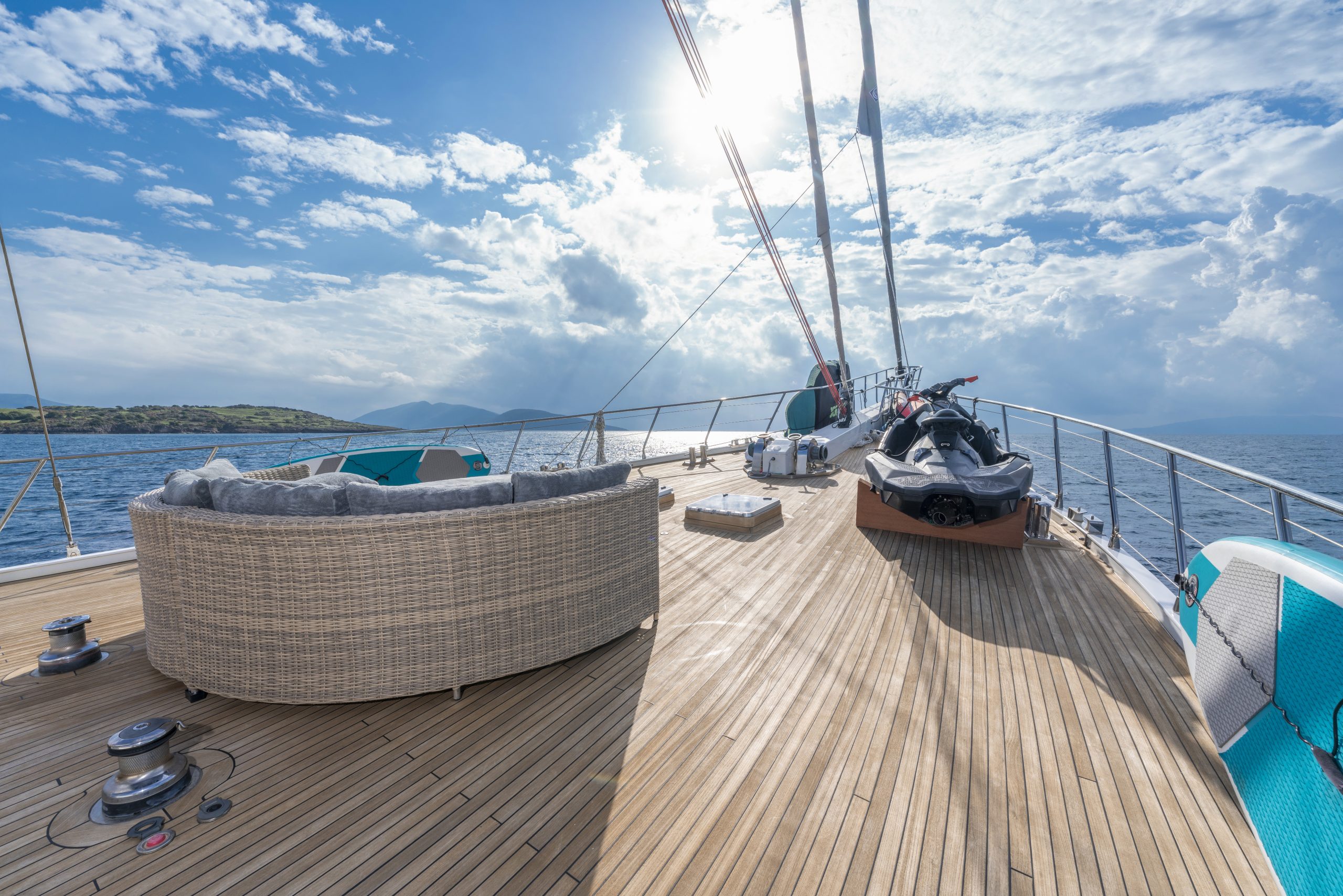 Yacht exterior image