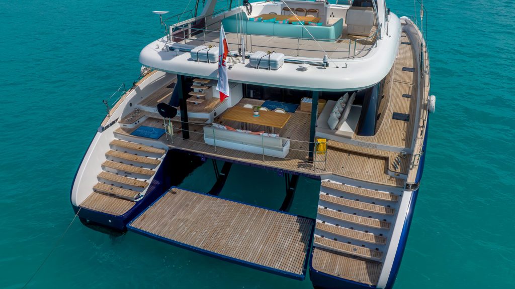 Yacht exterior image