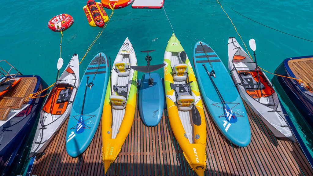 Yacht exterior image