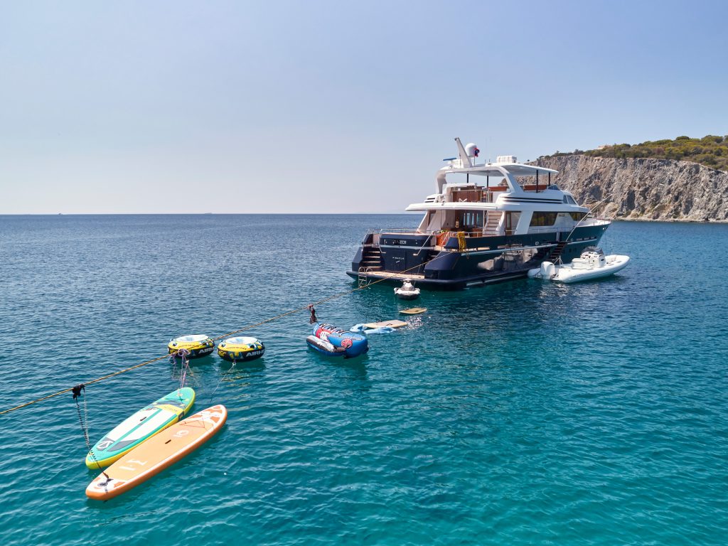 Yacht exterior image