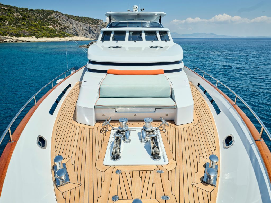 Yacht exterior image