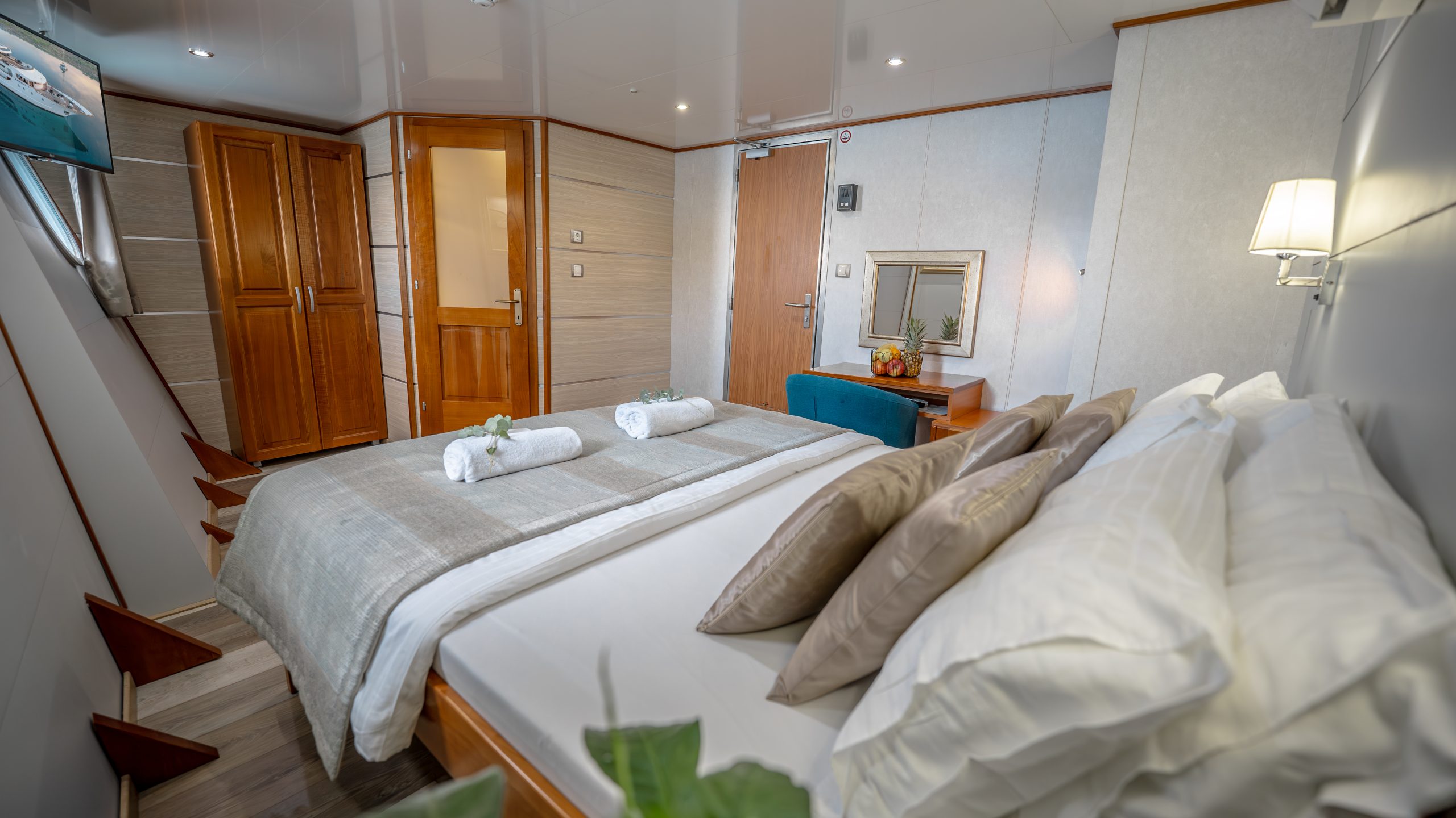 Yacht interior image