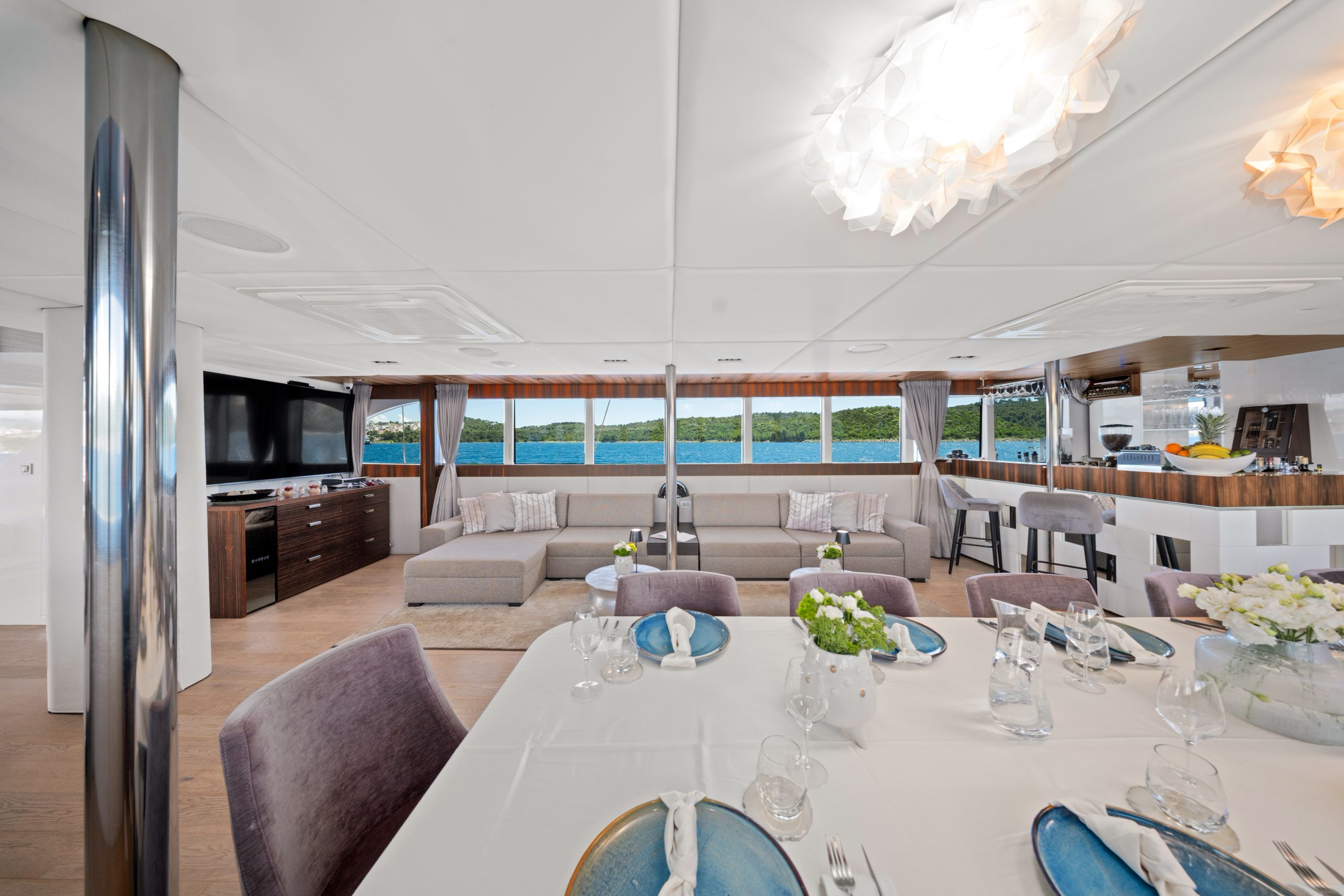 DALMATINO Salon - Main deck