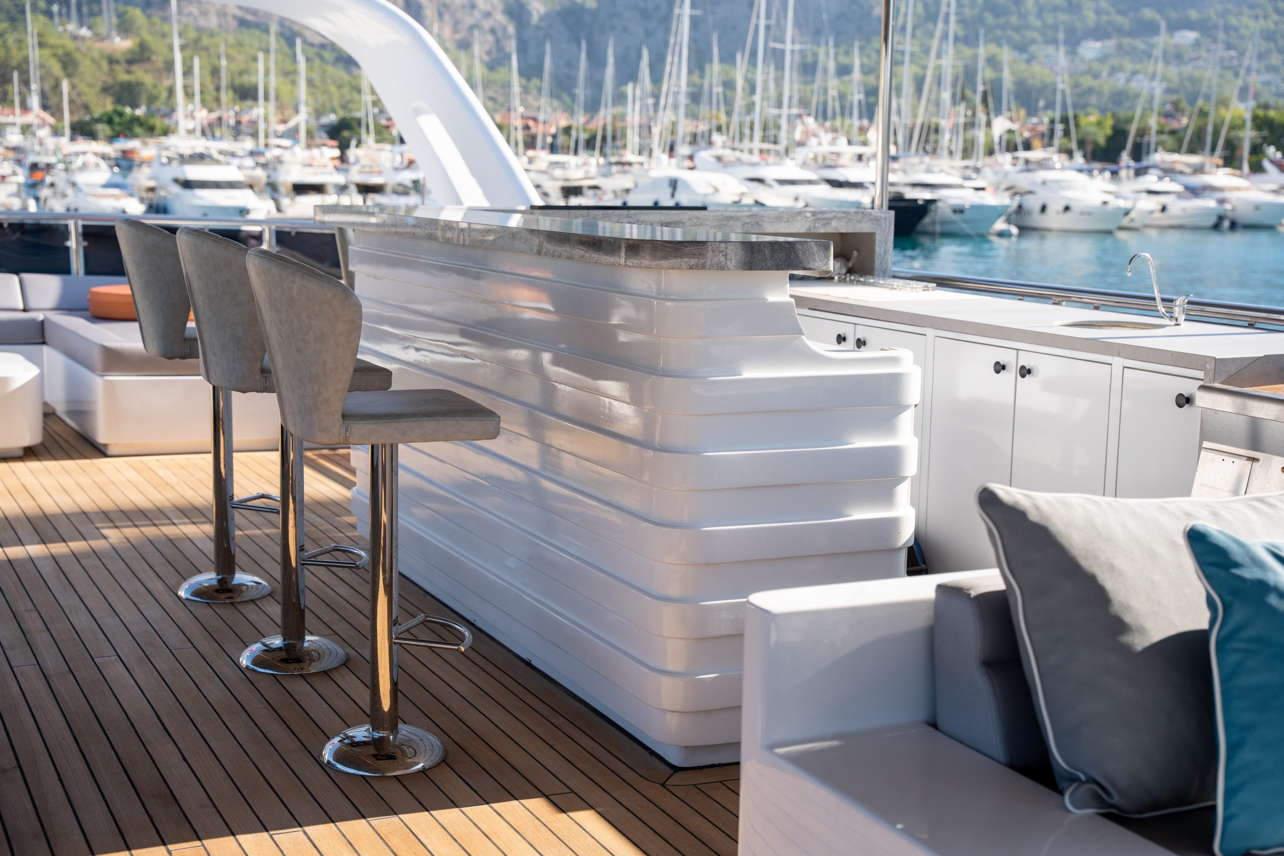 Yacht exterior image