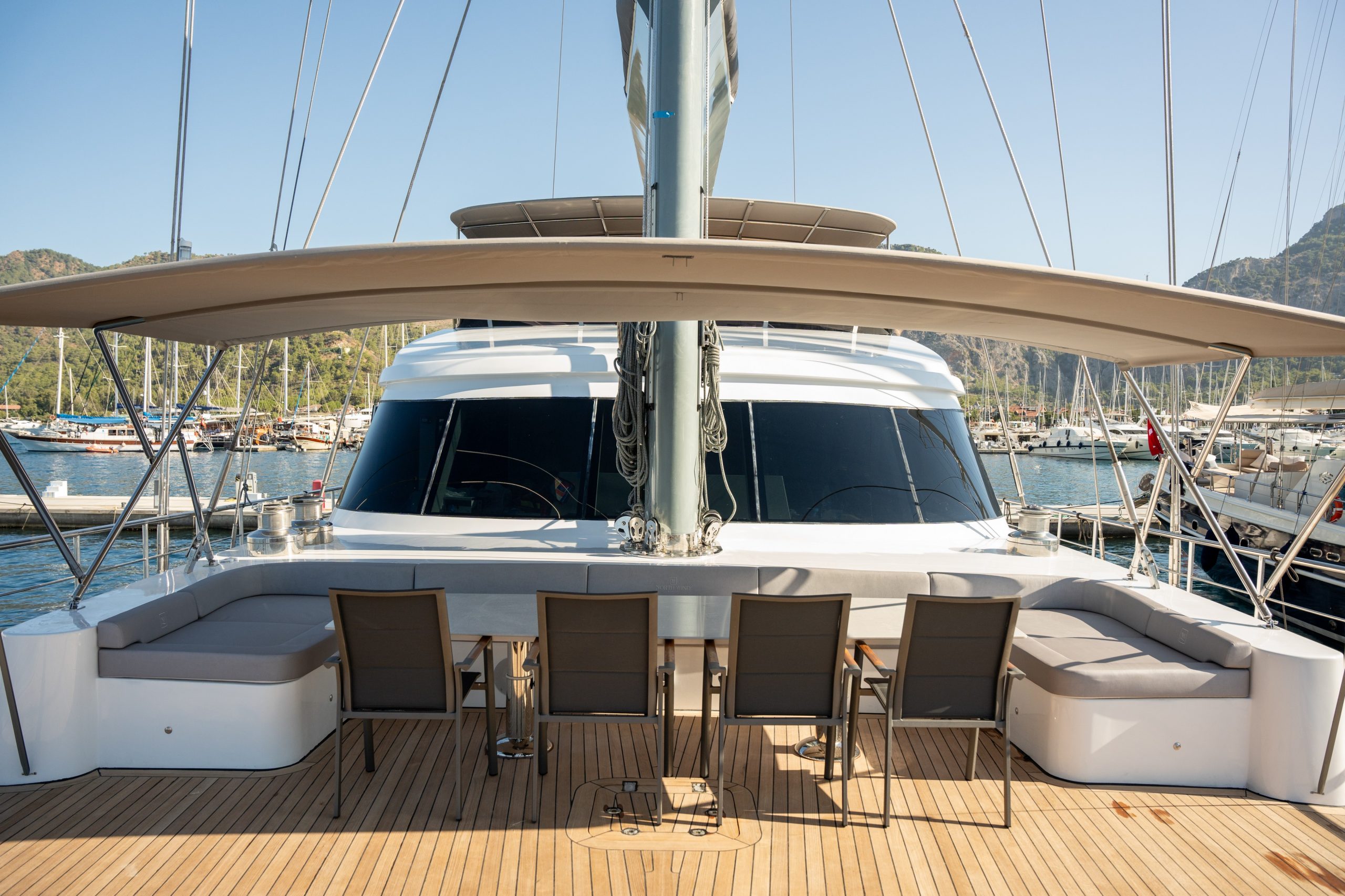 Yacht exterior image
