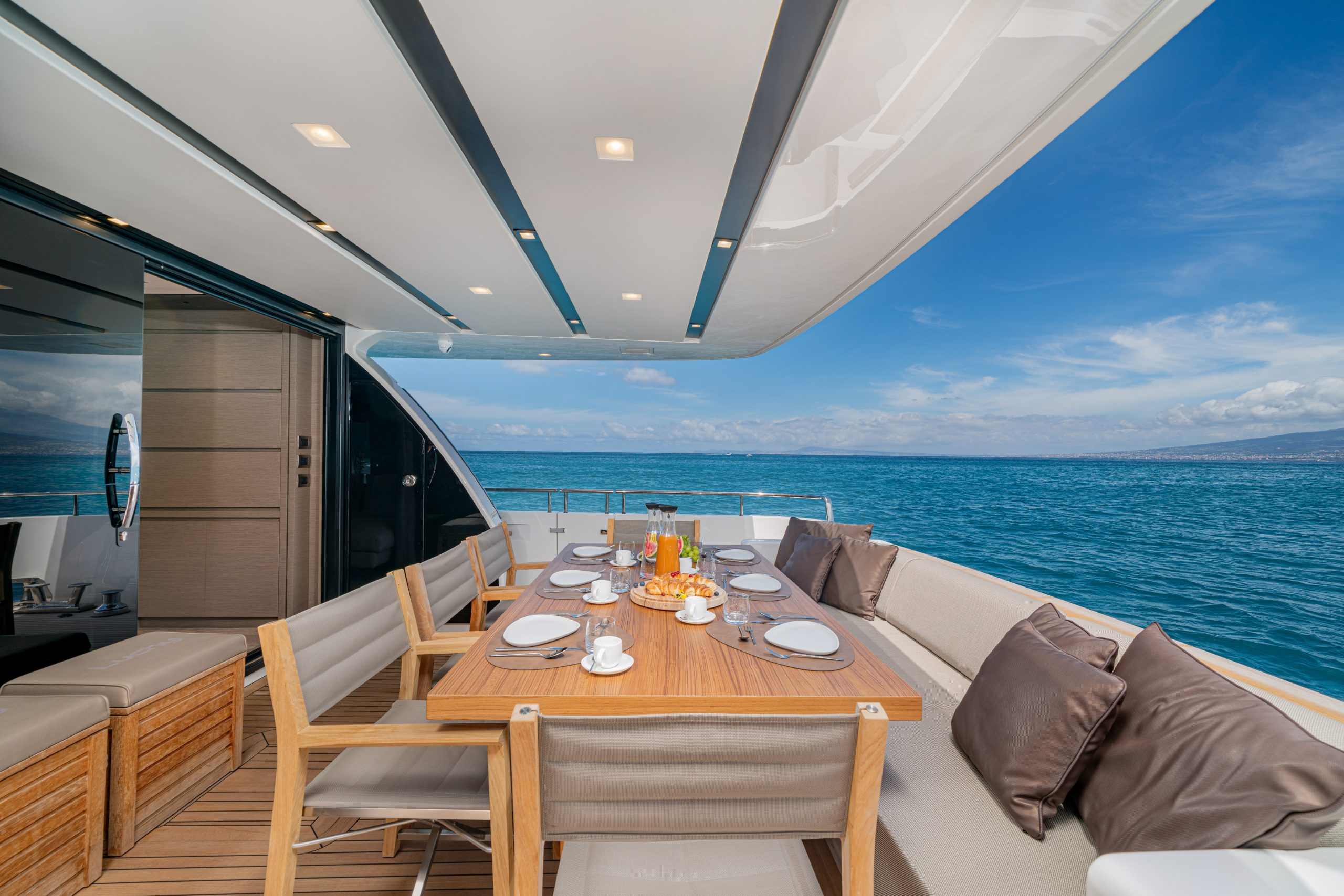 Yacht exterior image