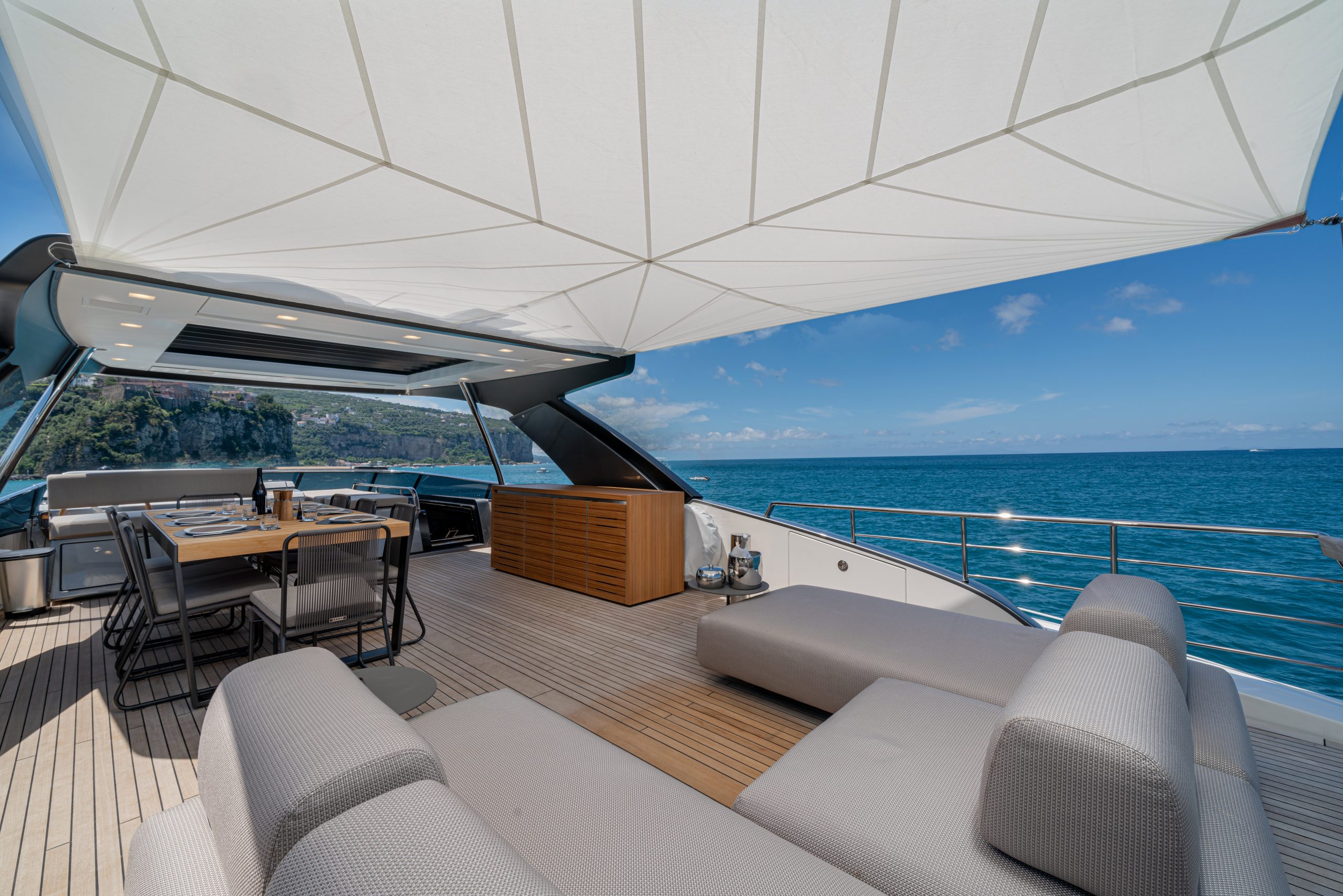 Yacht exterior image