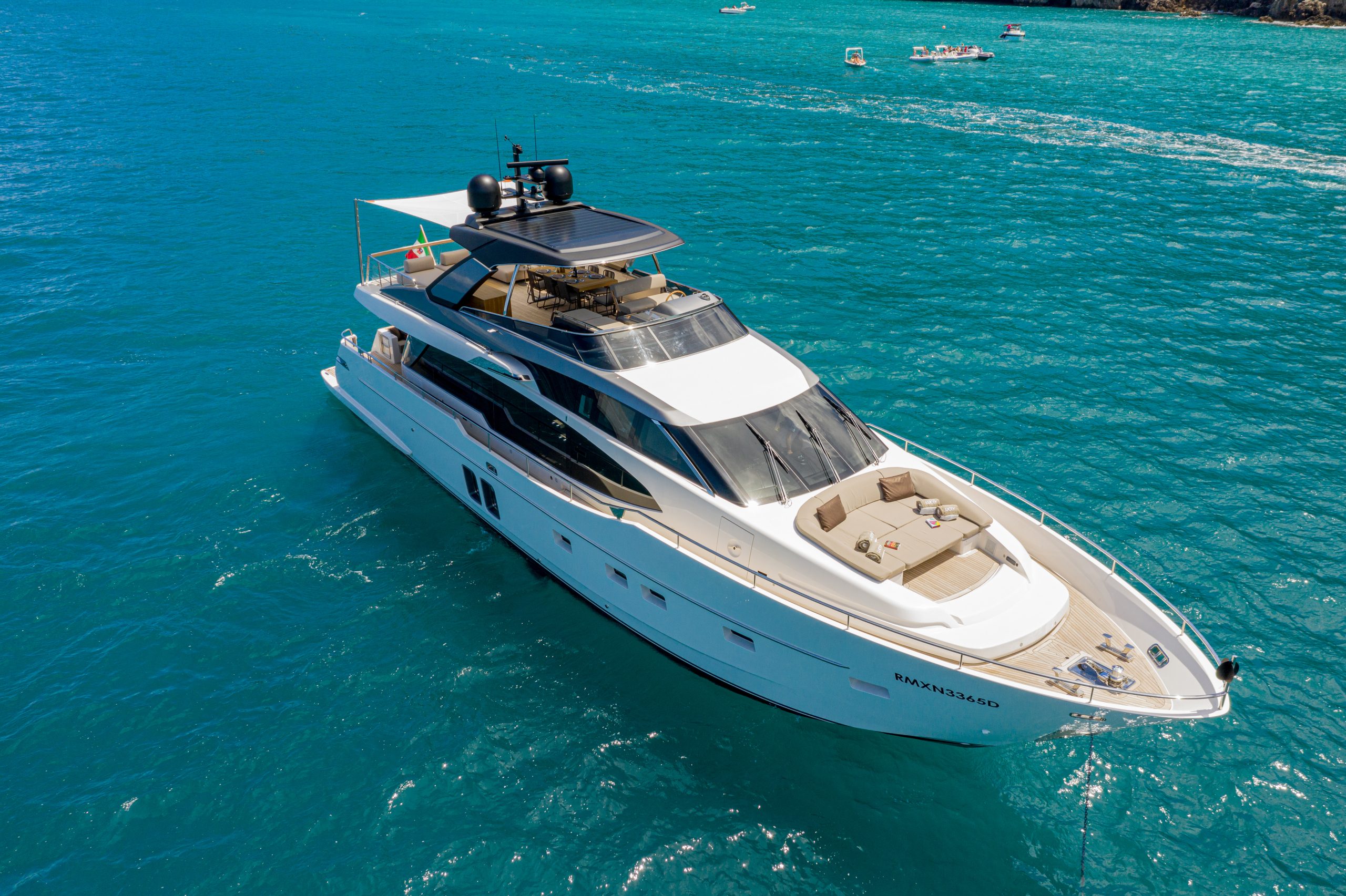 Yacht exterior image