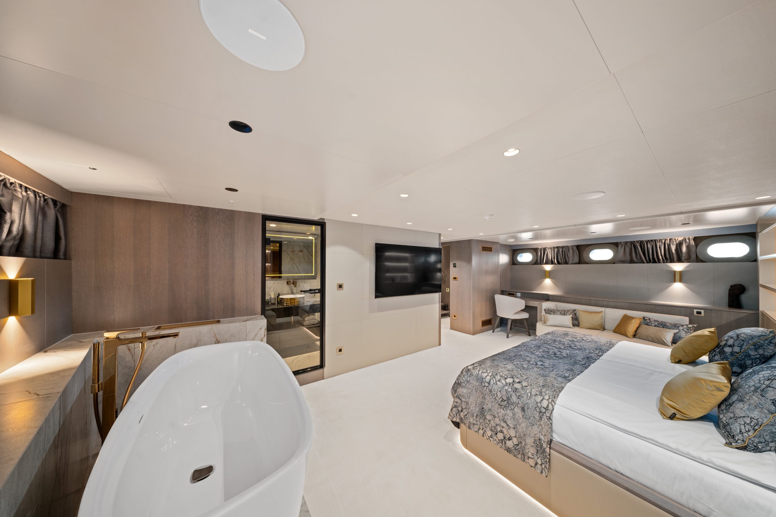 NOCTURNO Master stateroom - Lower deck