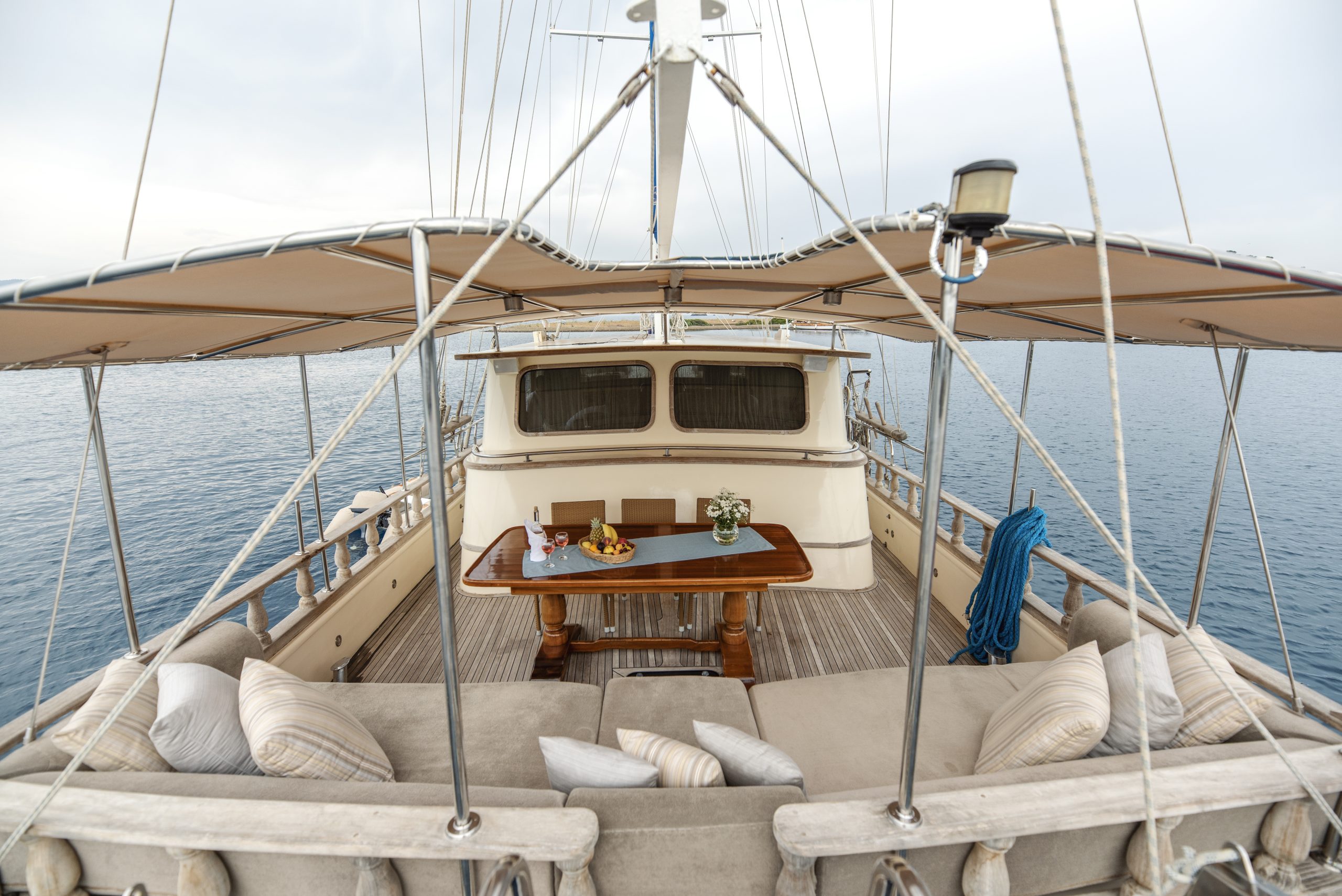 Yacht exterior image