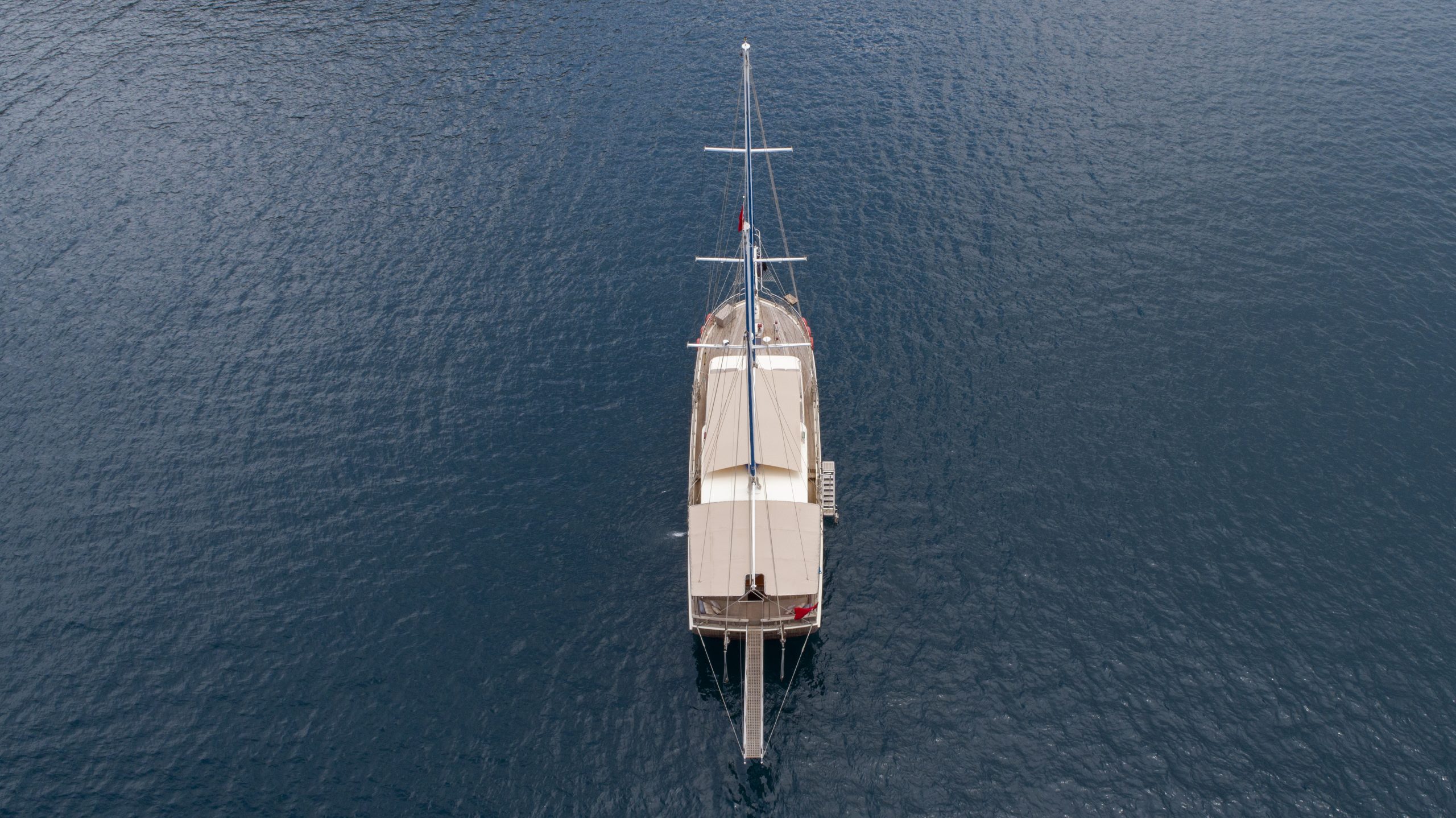 Yacht exterior image