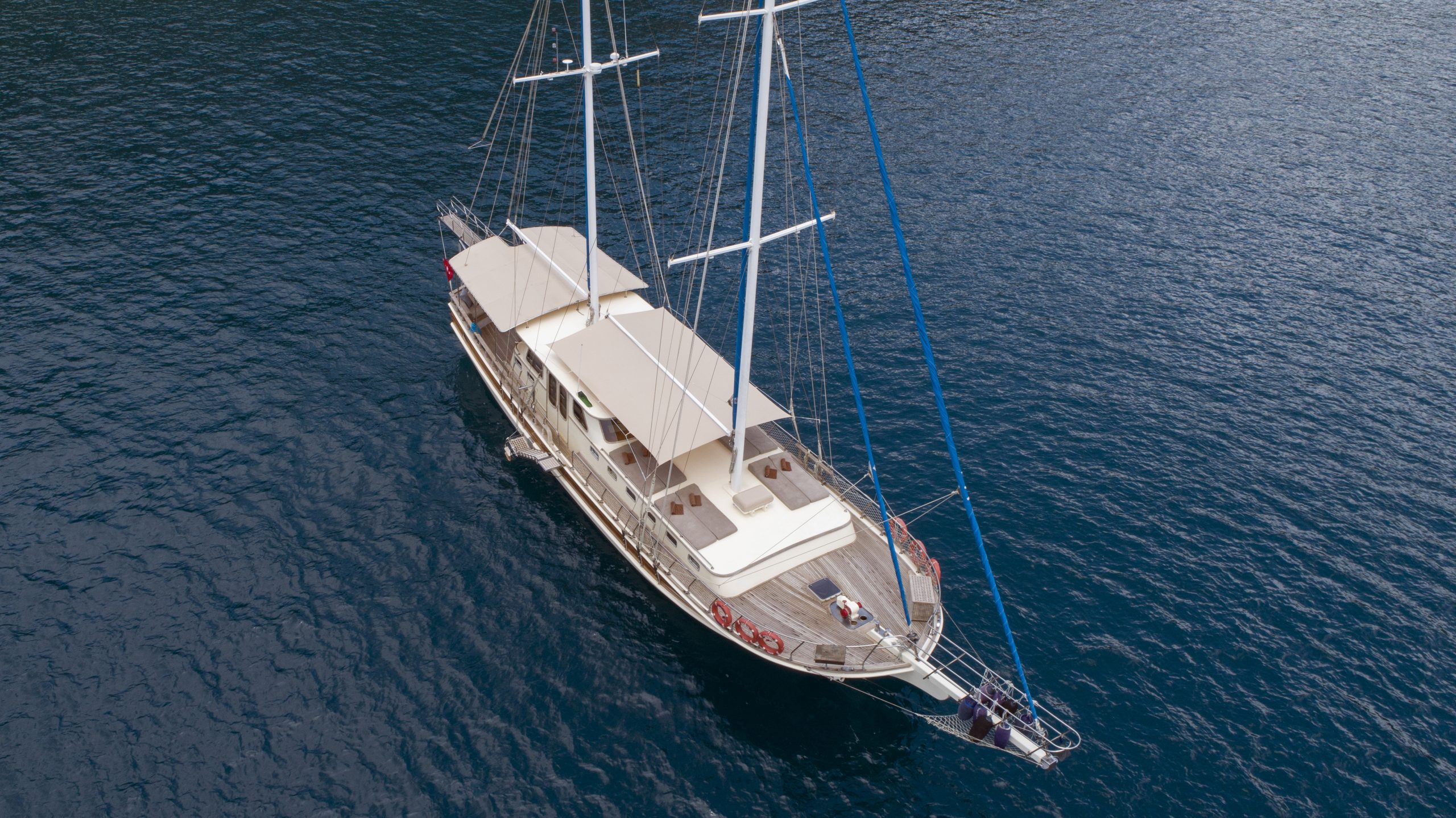 Yacht exterior image