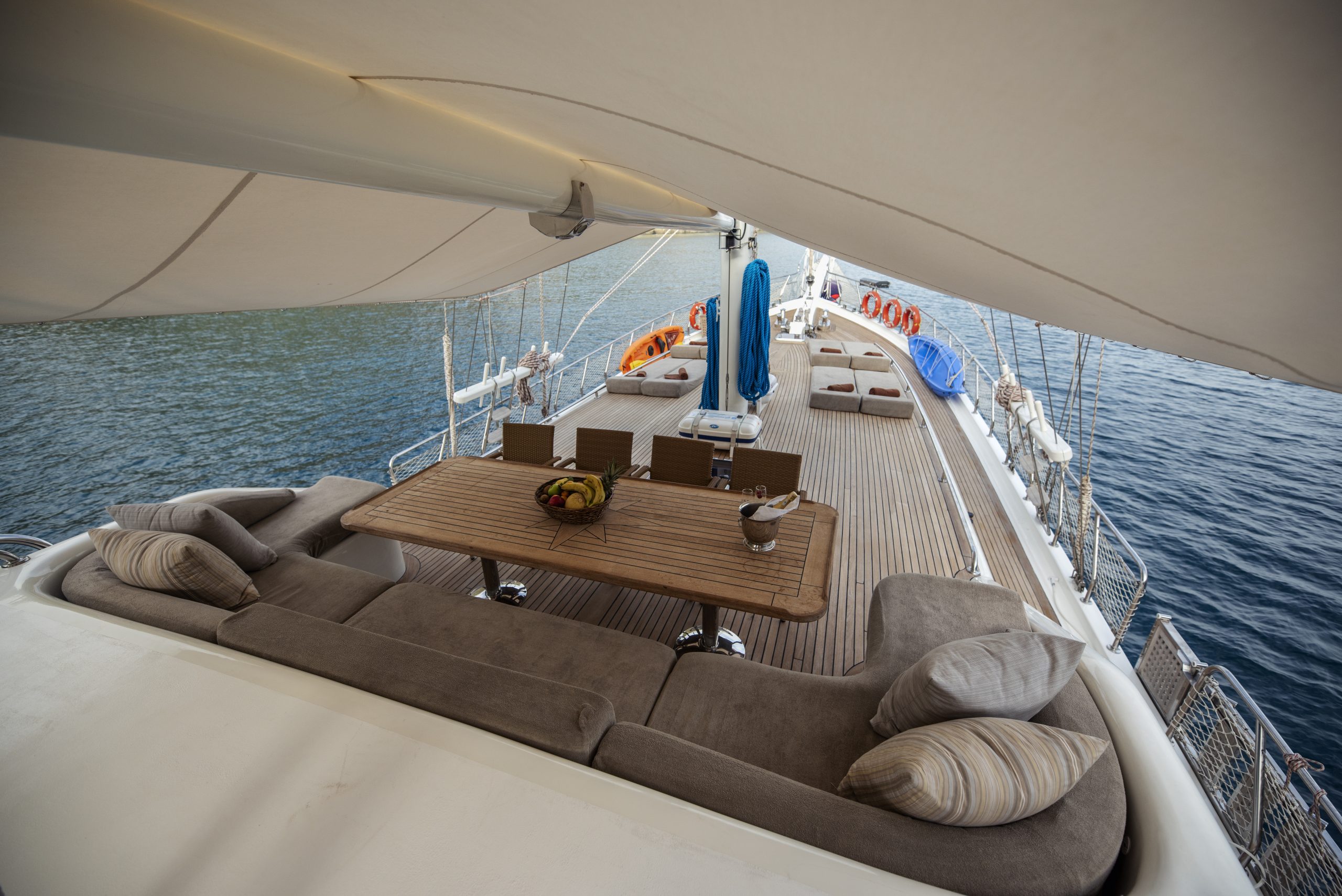 Yacht exterior image