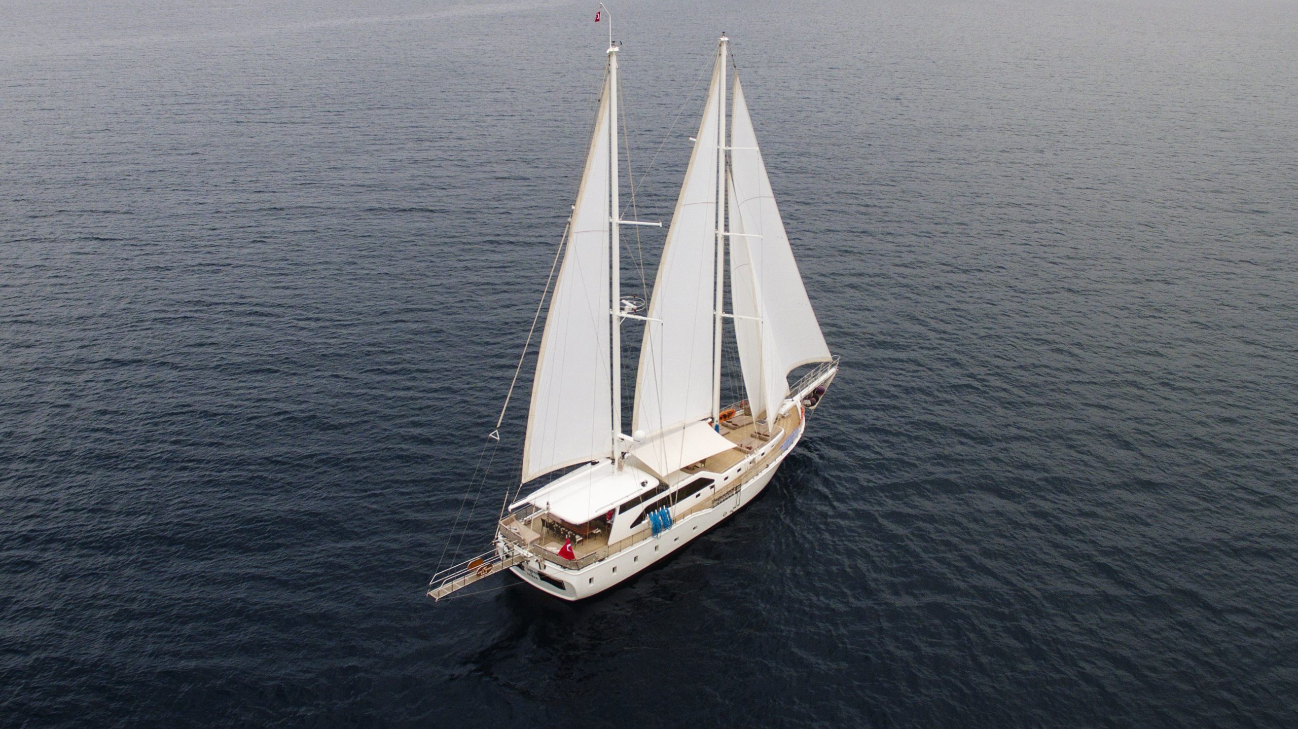 Yacht exterior image