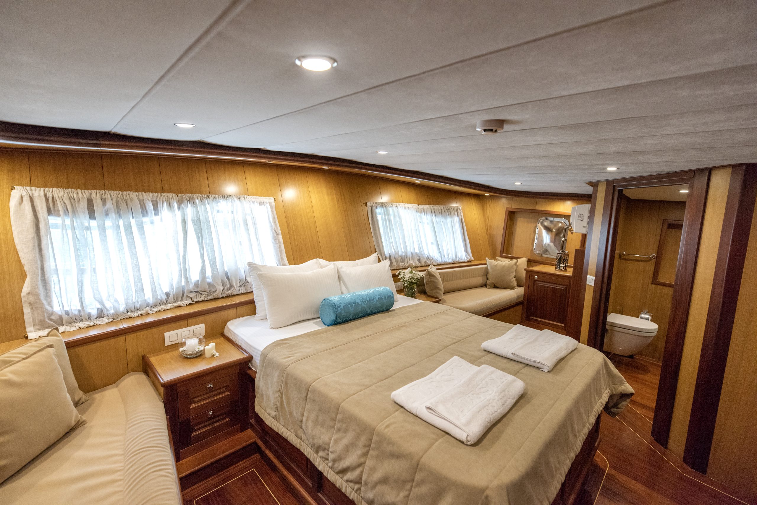 Yacht interior image