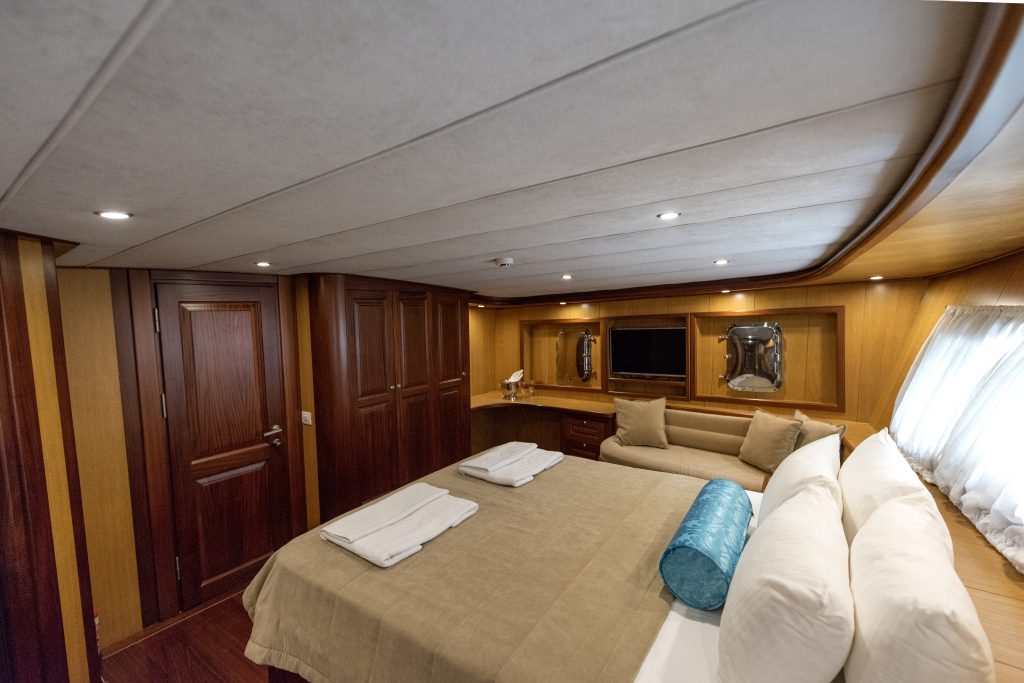 Yacht interior image