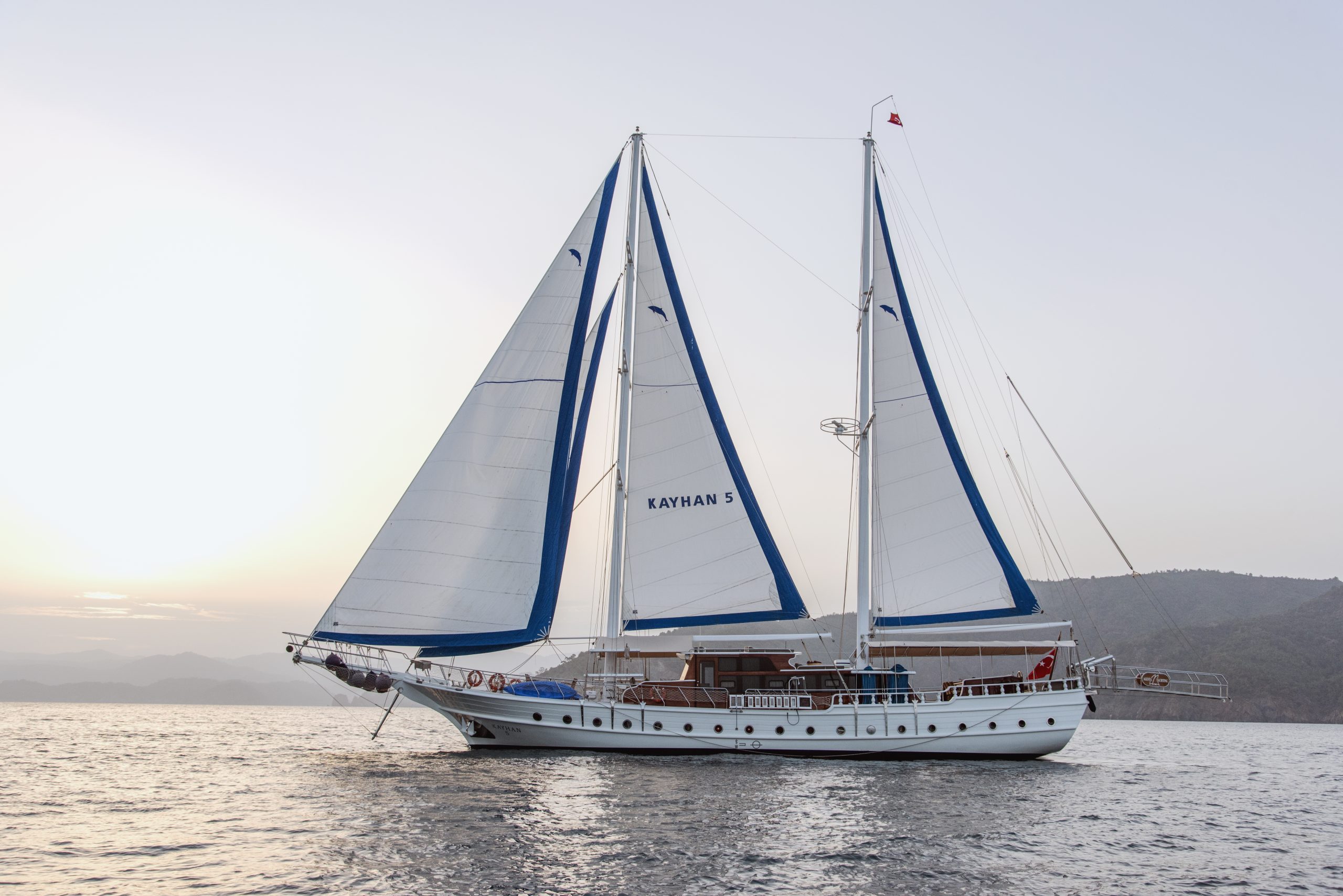 Yacht exterior image