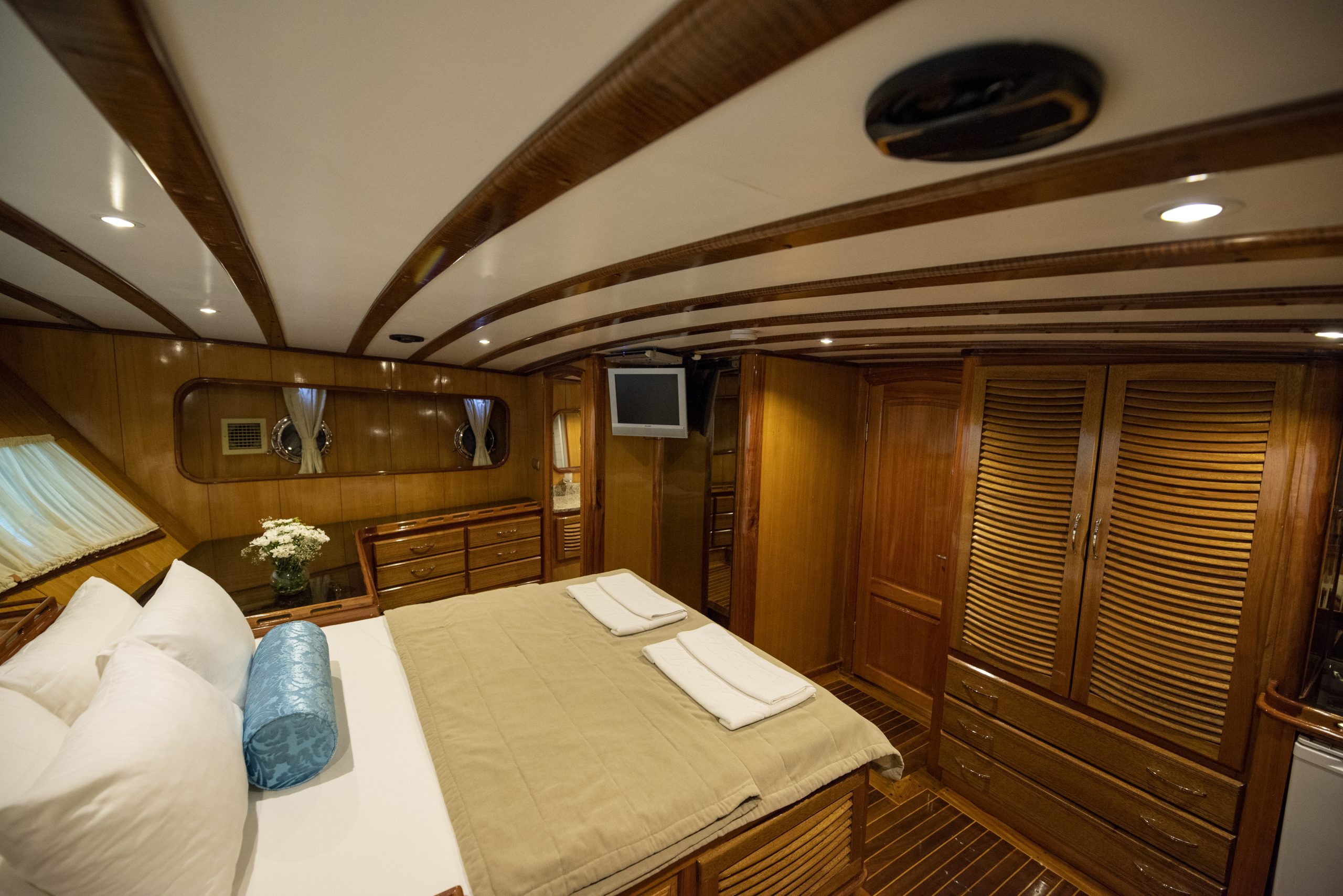 Yacht interior image