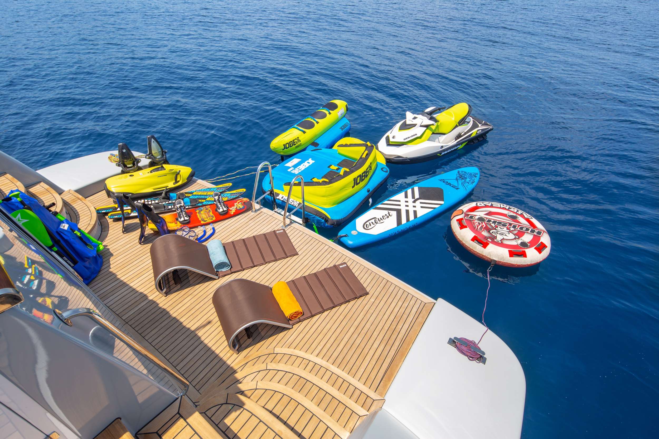 Yacht exterior image