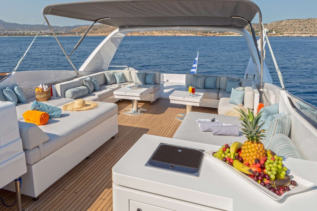 Yacht exterior image