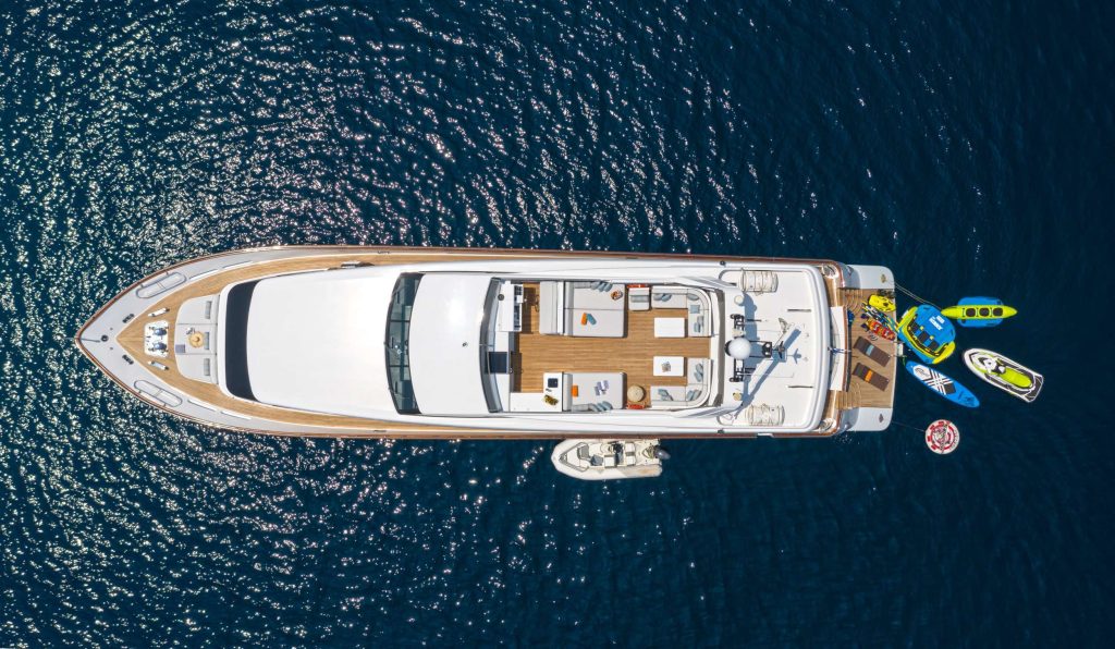 Yacht exterior image