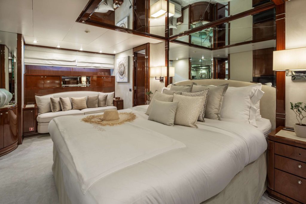 Yacht interior image