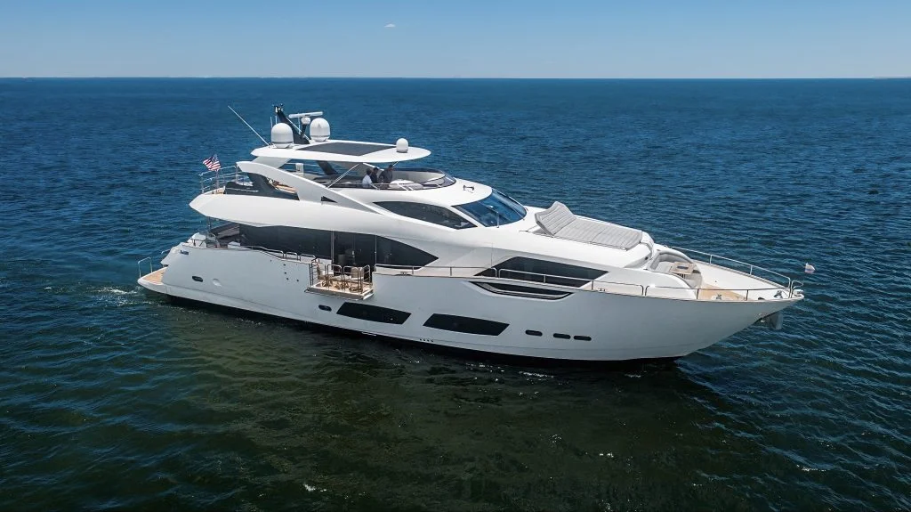 Yacht exterior image