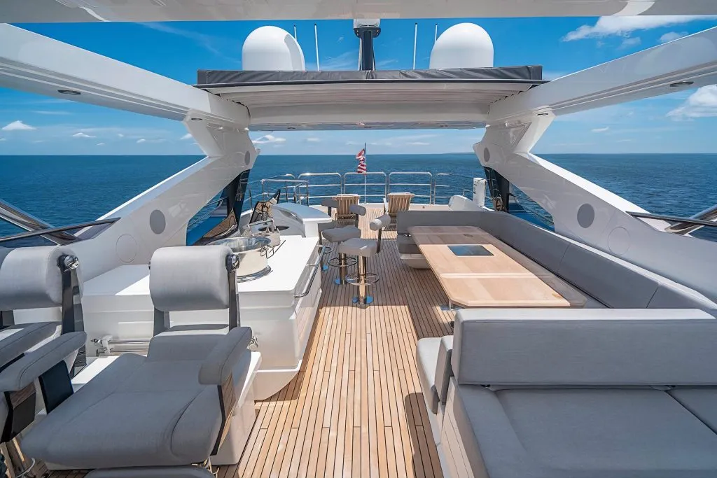Yacht exterior image