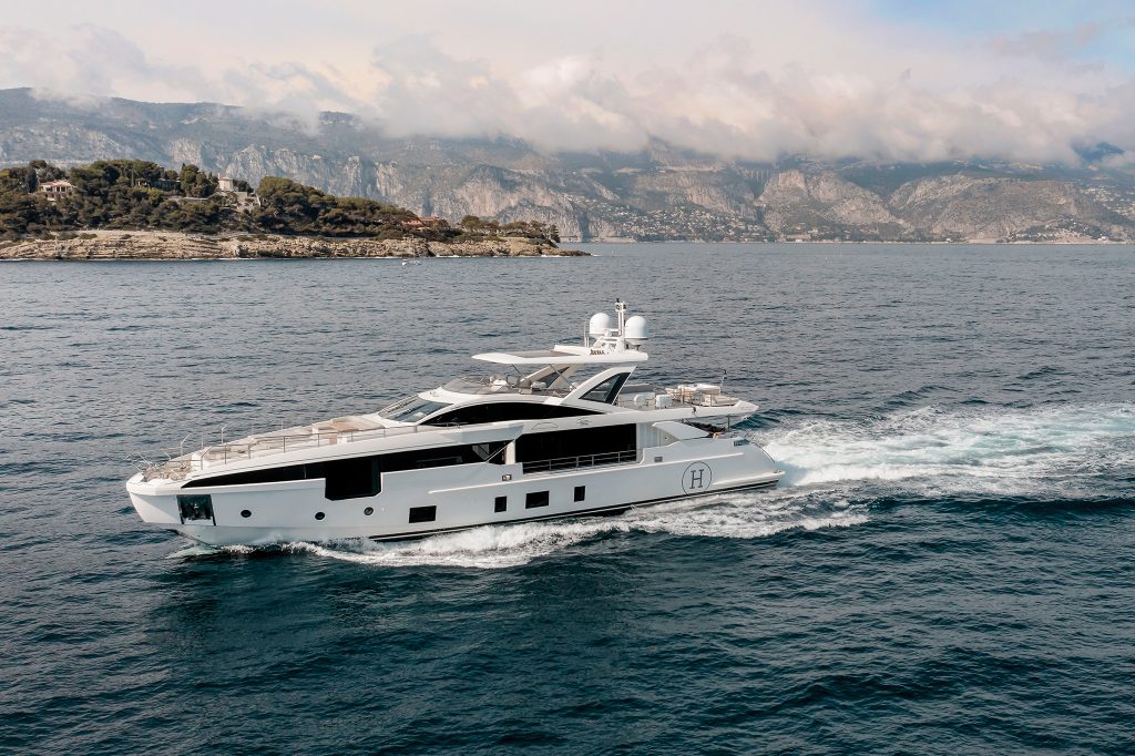 Yacht exterior image
