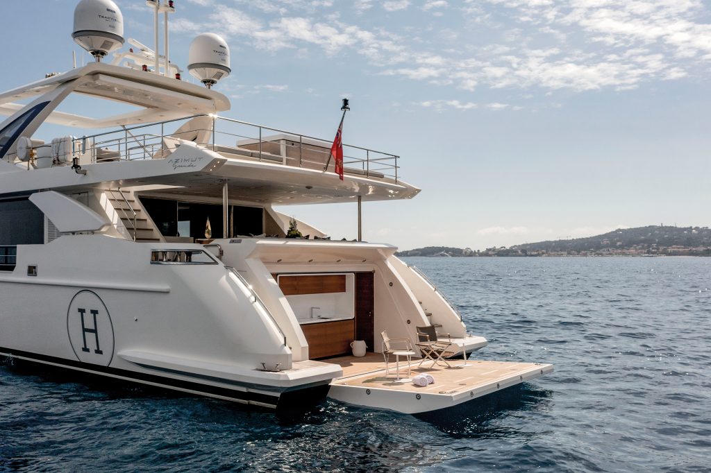 Yacht exterior image