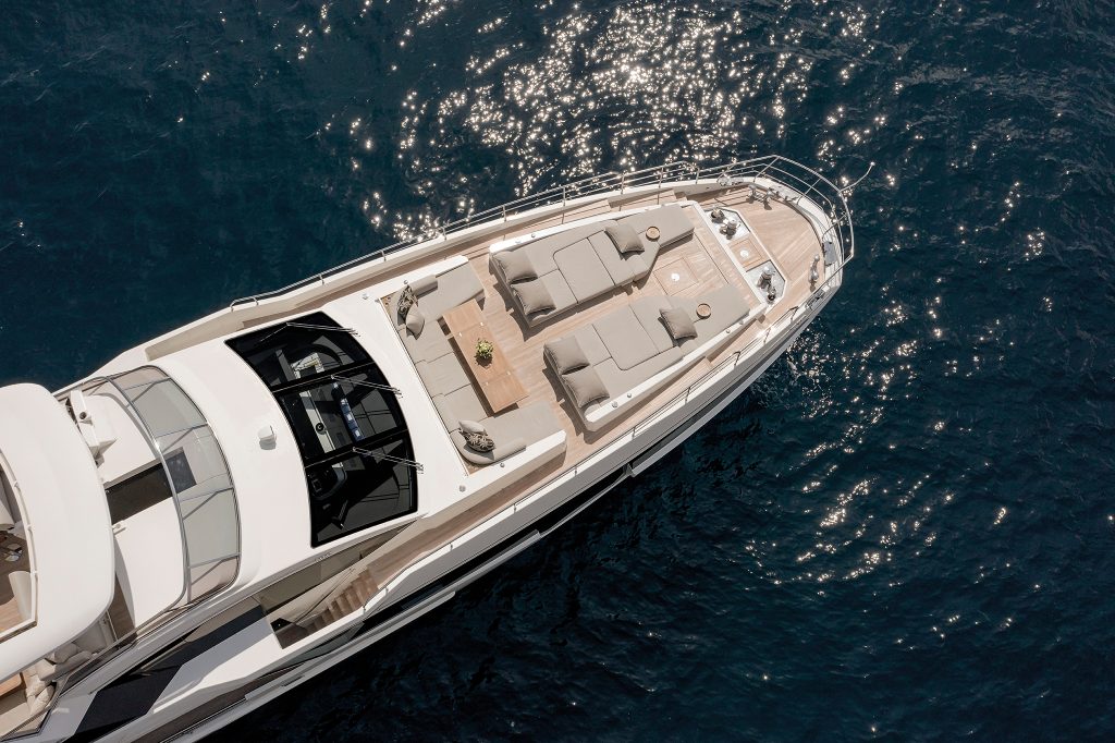 Yacht exterior image