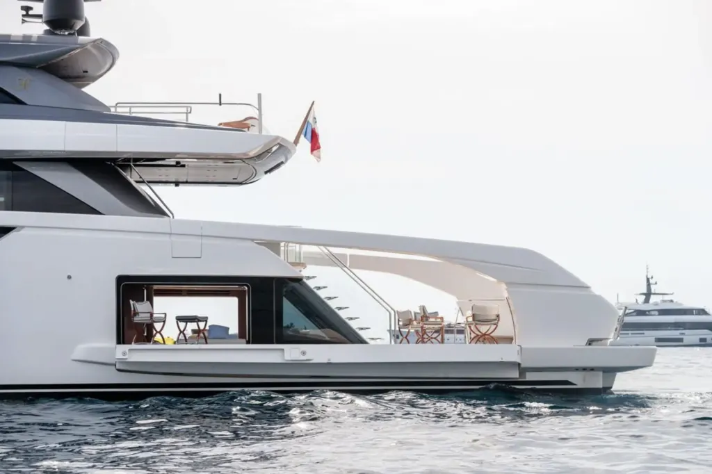 Yacht exterior image