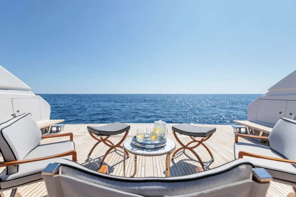 Yacht exterior image