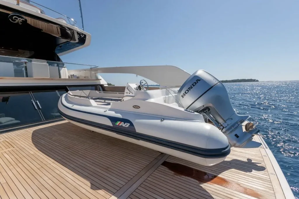 Yacht exterior image