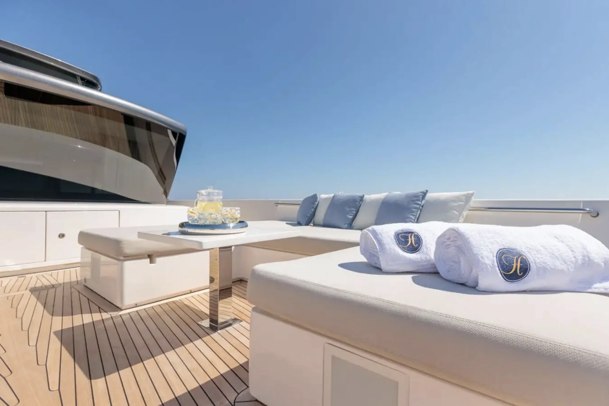 Yacht exterior image