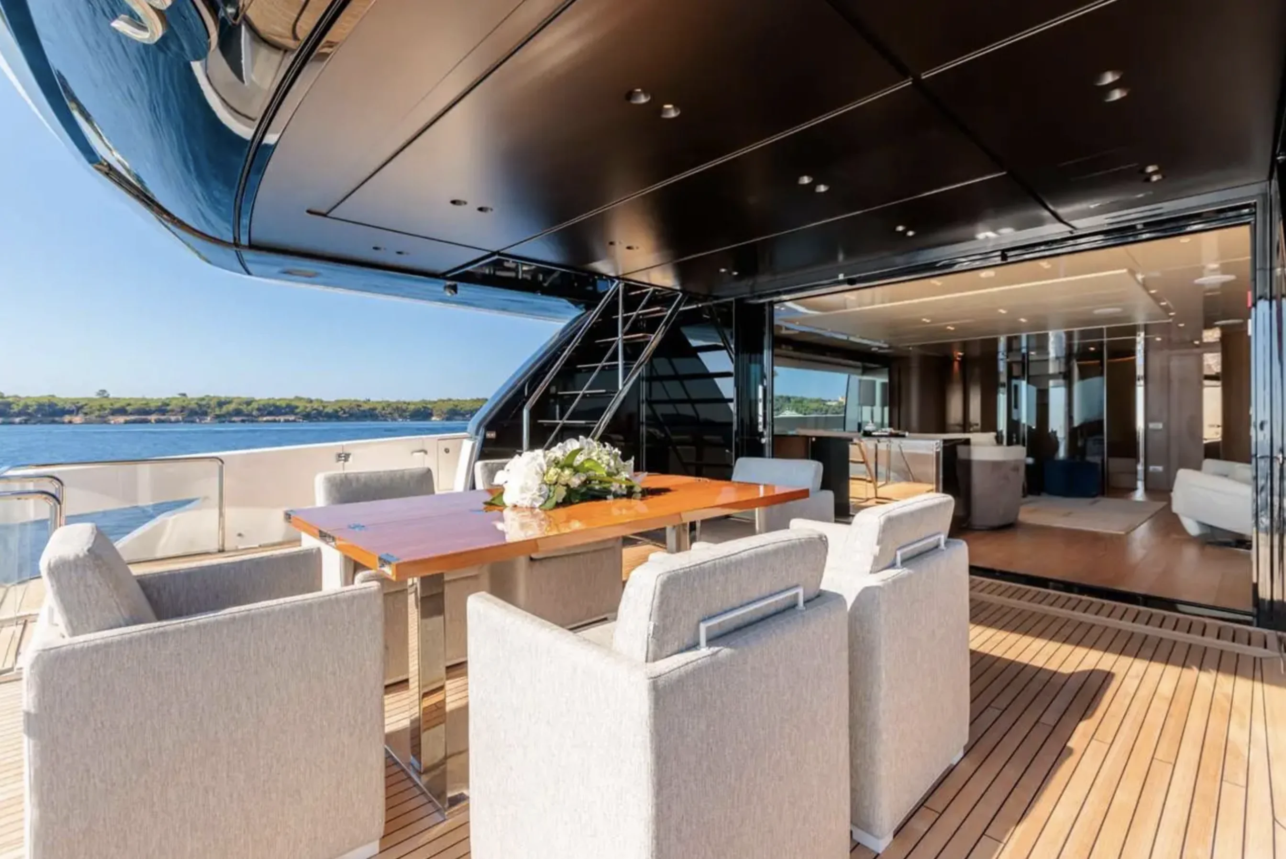 Yacht exterior image