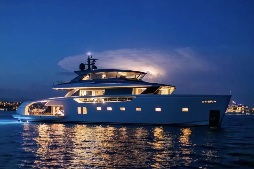 Yacht exterior image