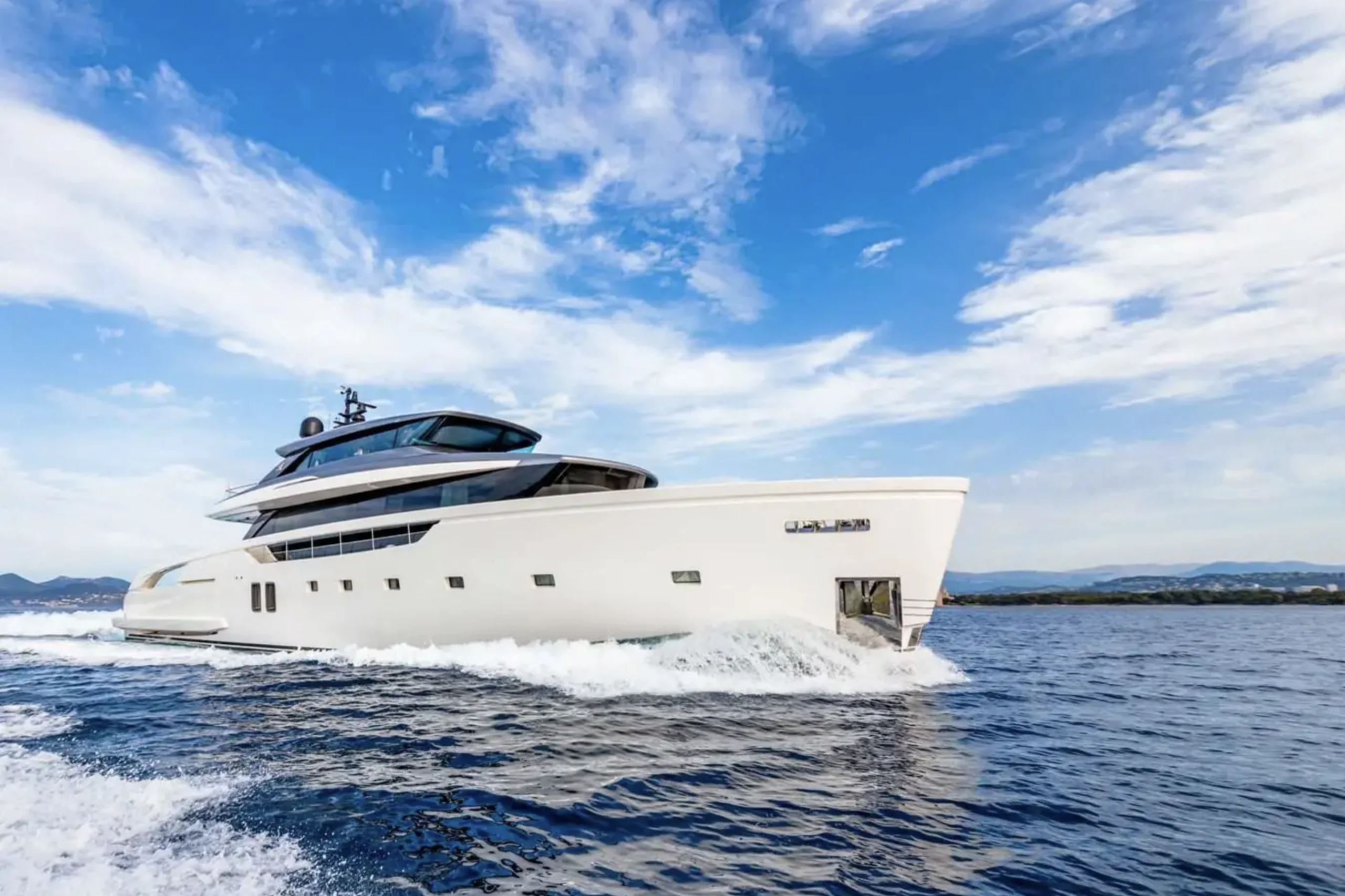 Yacht exterior image