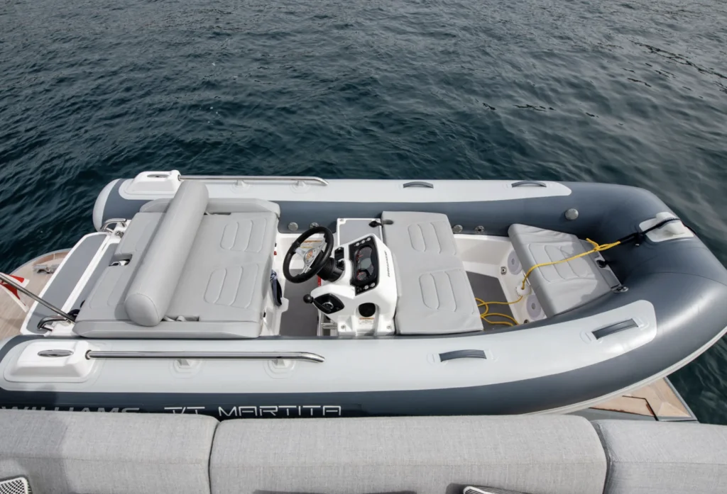 Yacht exterior image