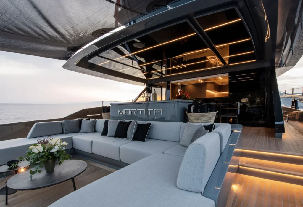 Yacht exterior image