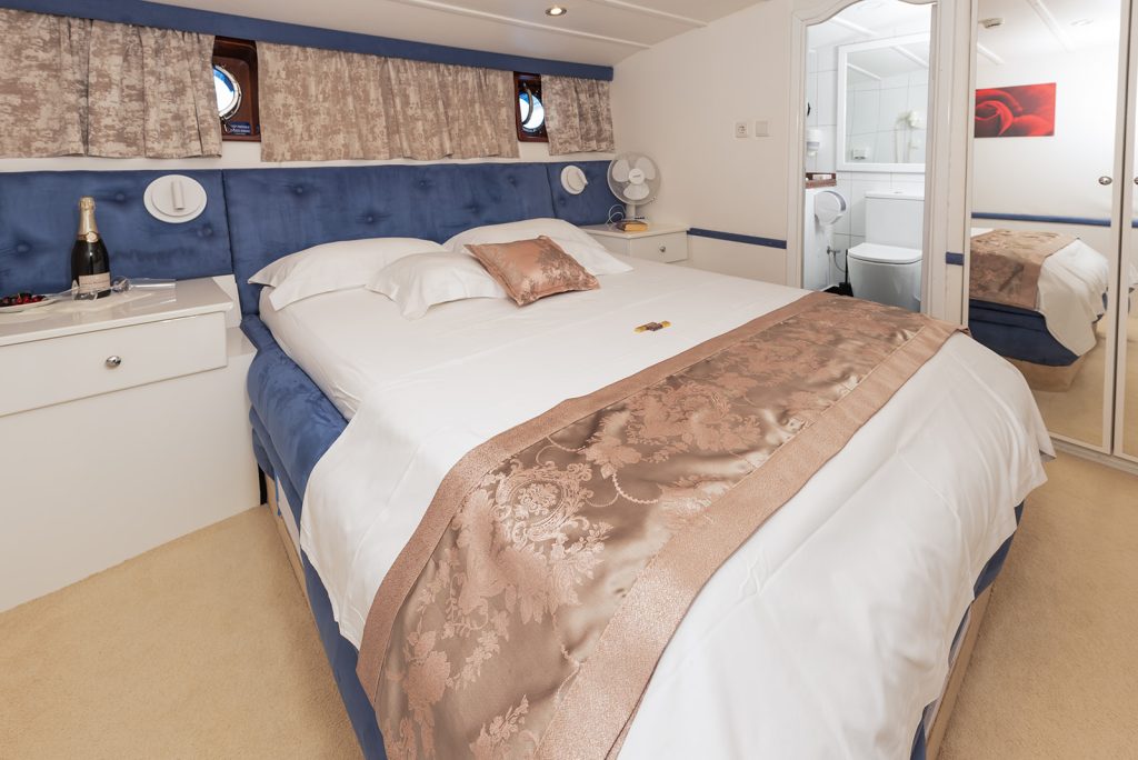 Yacht interior image